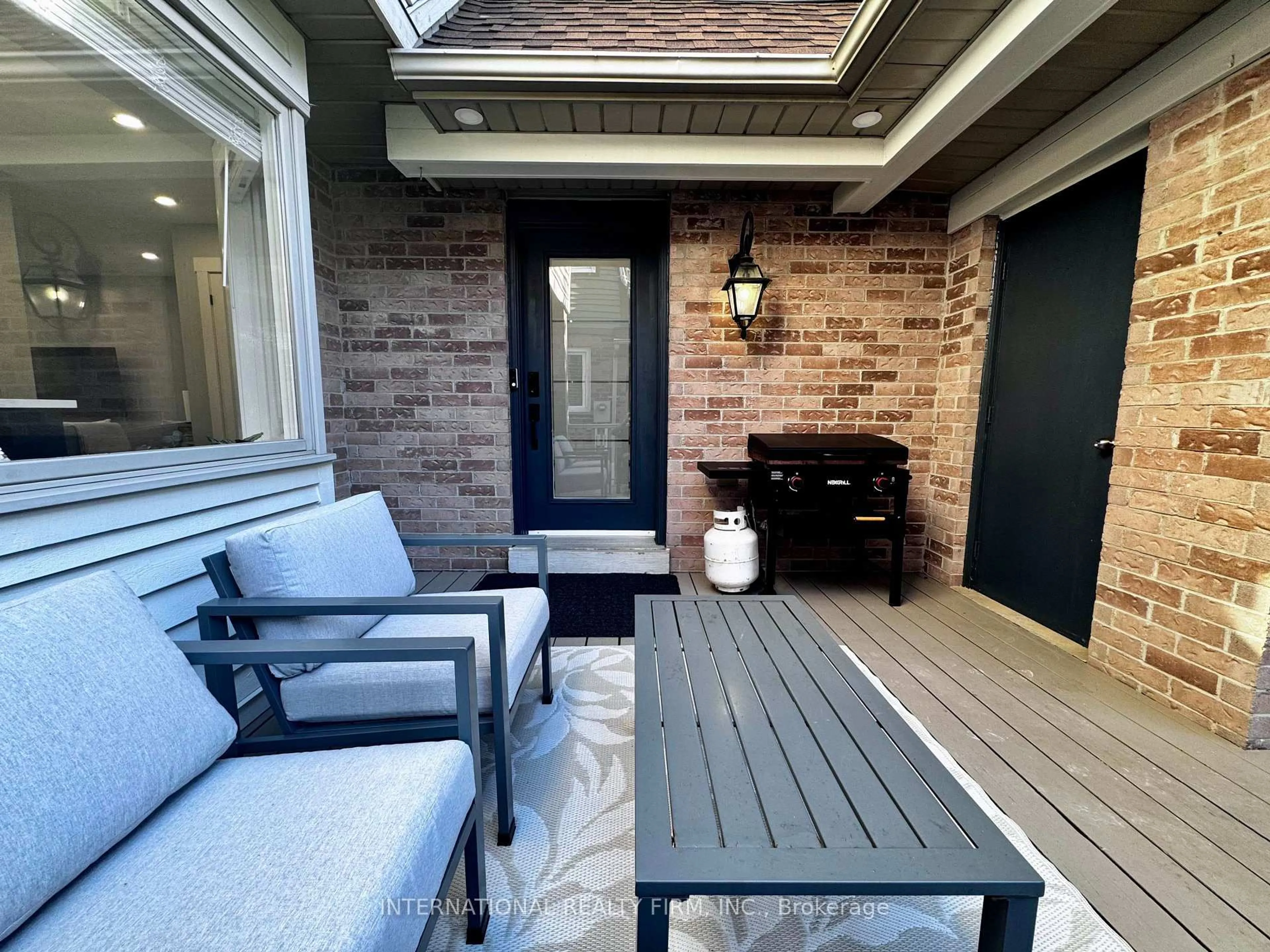 Unknown for 2745 Galleon Cres, Mississauga Ontario L5M 5T8