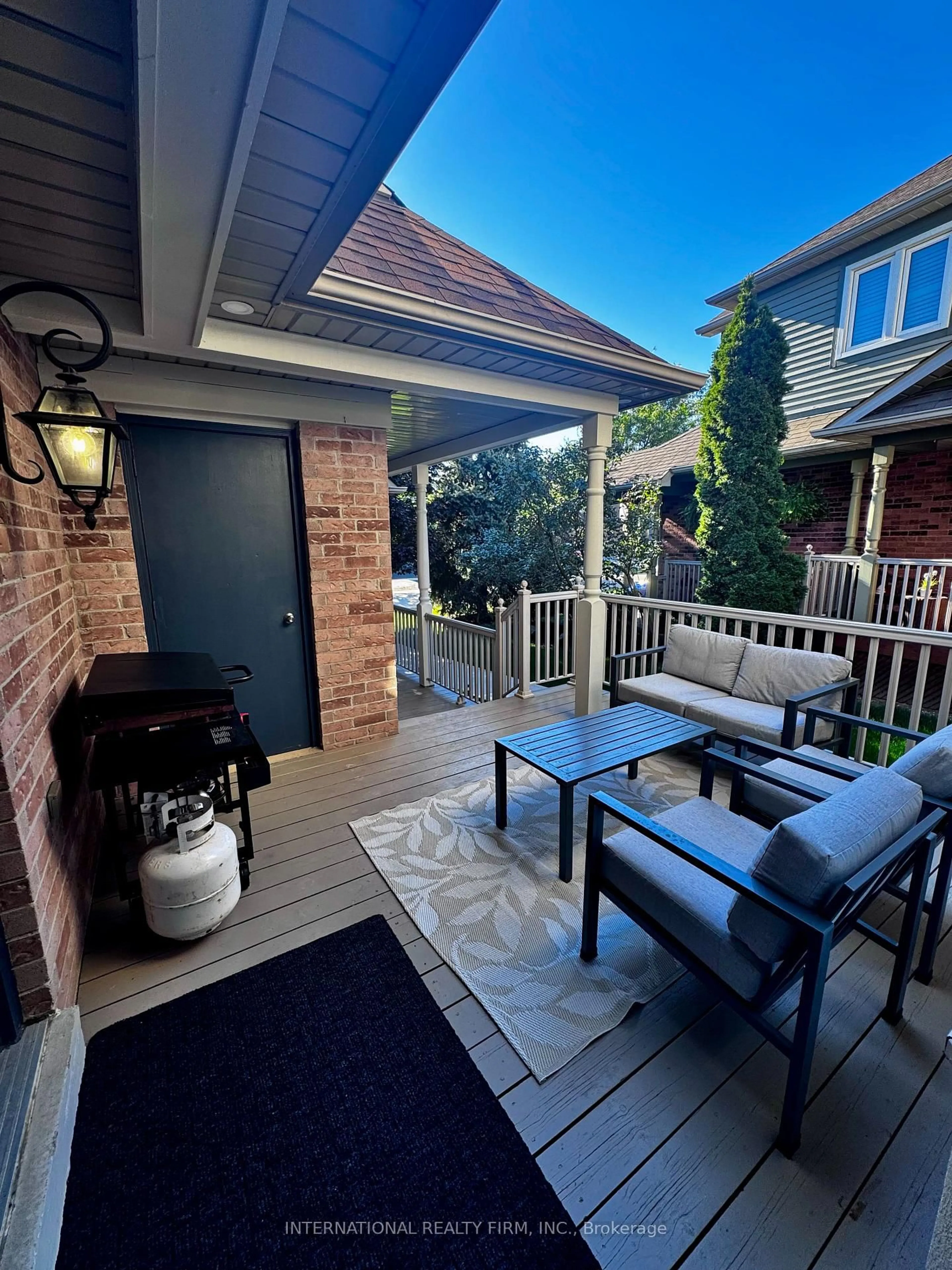 Patio, street for 2745 Galleon Cres, Mississauga Ontario L5M 5T8
