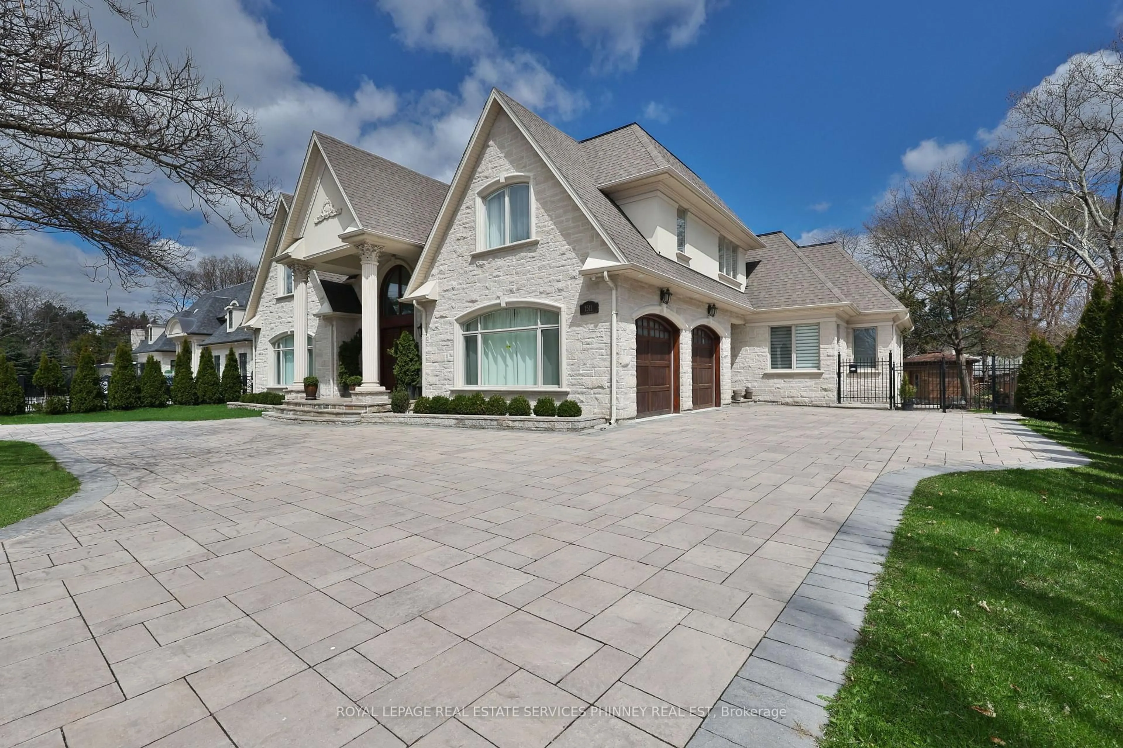 Home with brick exterior material, street for 1511 Broadmoor Ave, Mississauga Ontario L5G 3T7