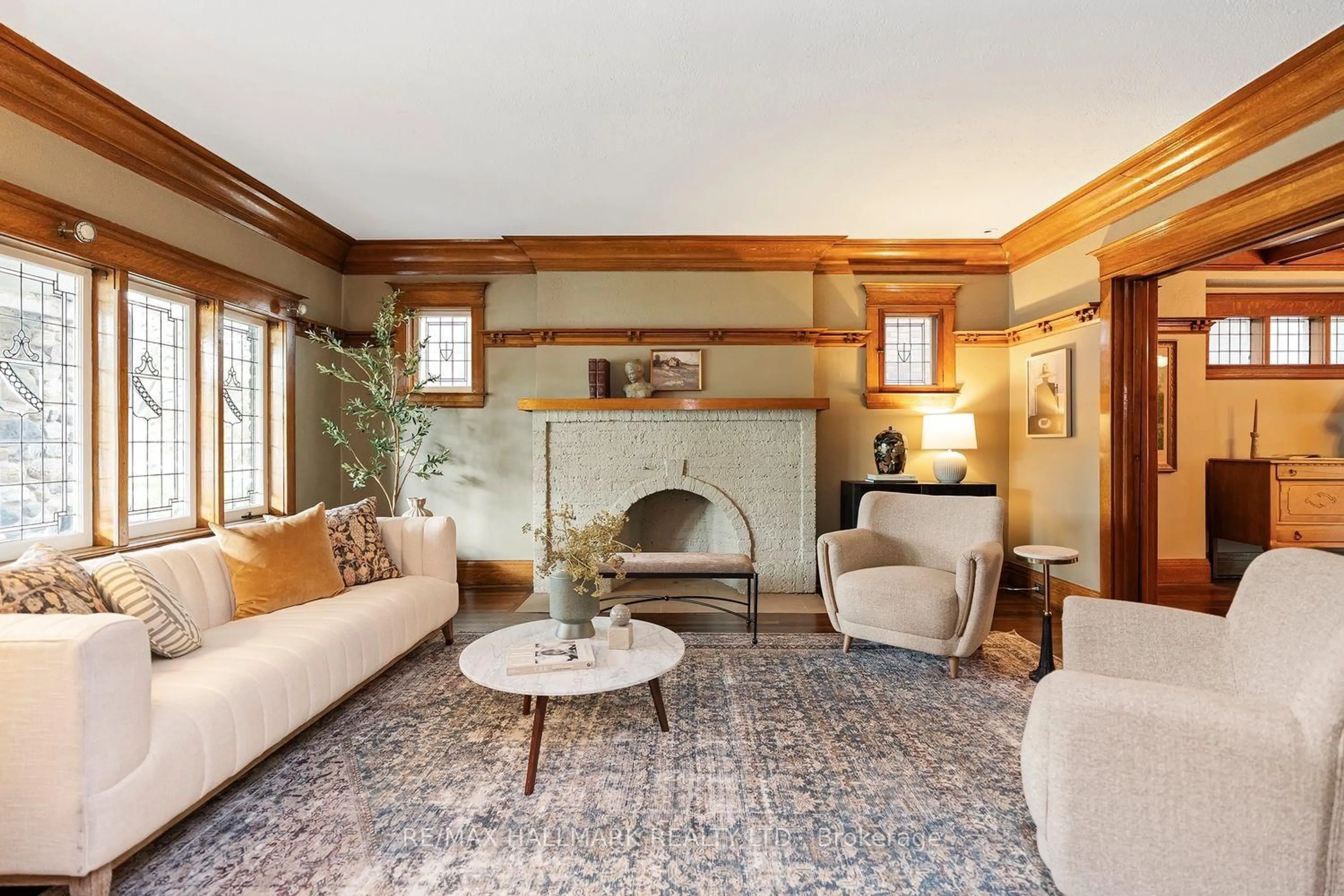 Living room with furniture, unknown for 173 High Park Ave, Toronto Ontario M6P 2S3
