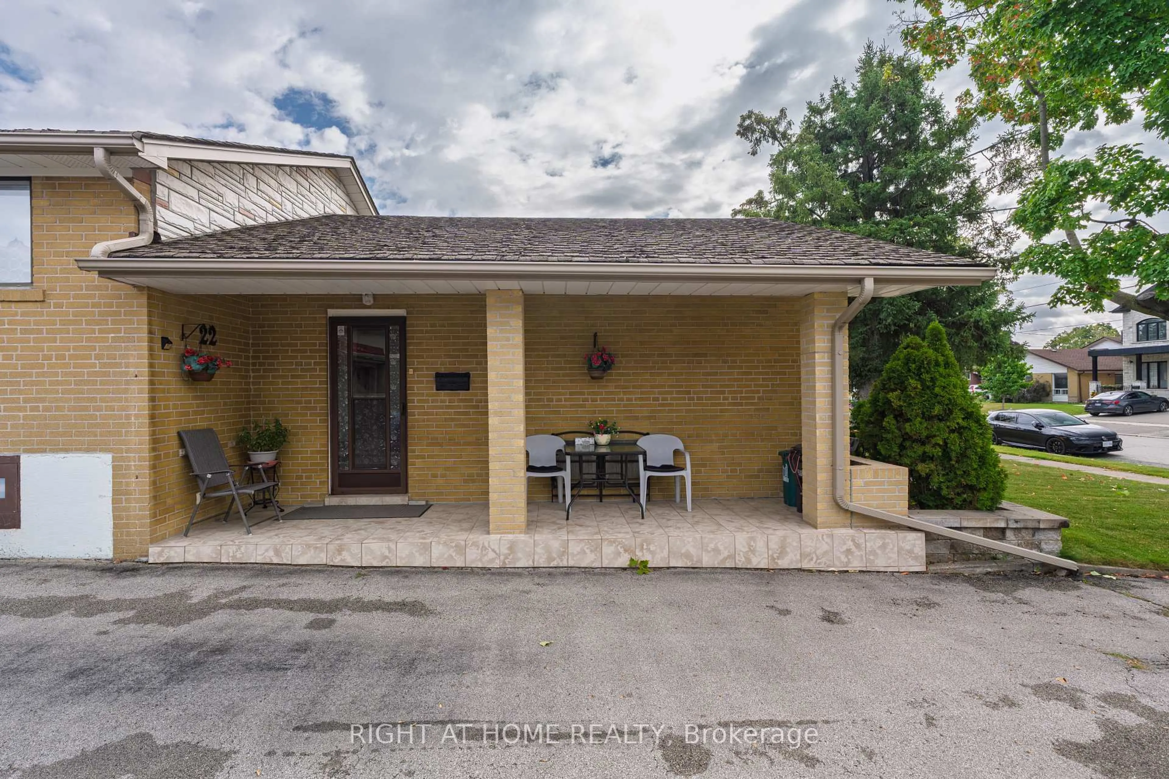 Patio, street for 22 Monterrey Dr, Toronto Ontario M9V 1S8