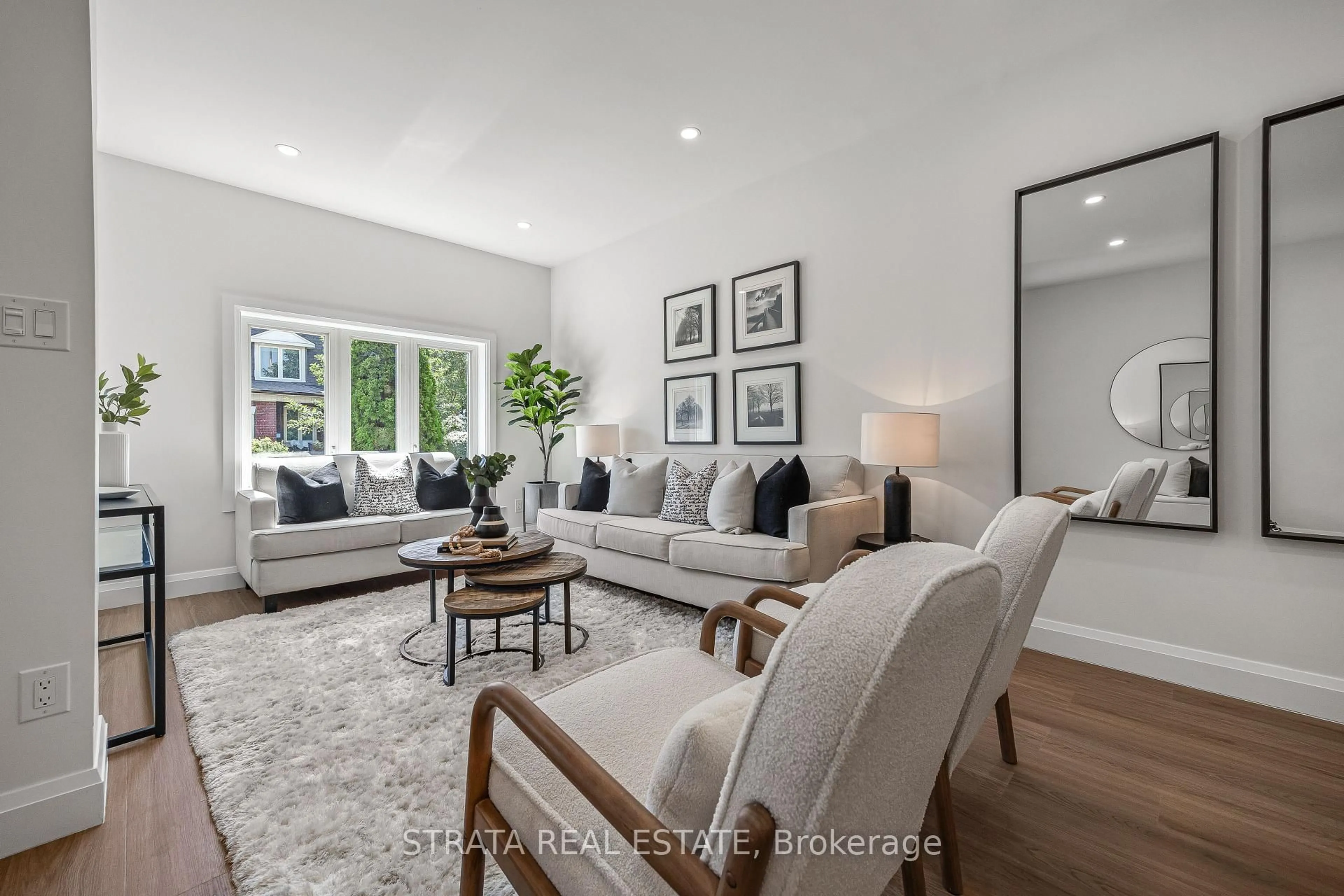 Living room with furniture, unknown for 316 St Johns Rd, Toronto Ontario M6S 2K2