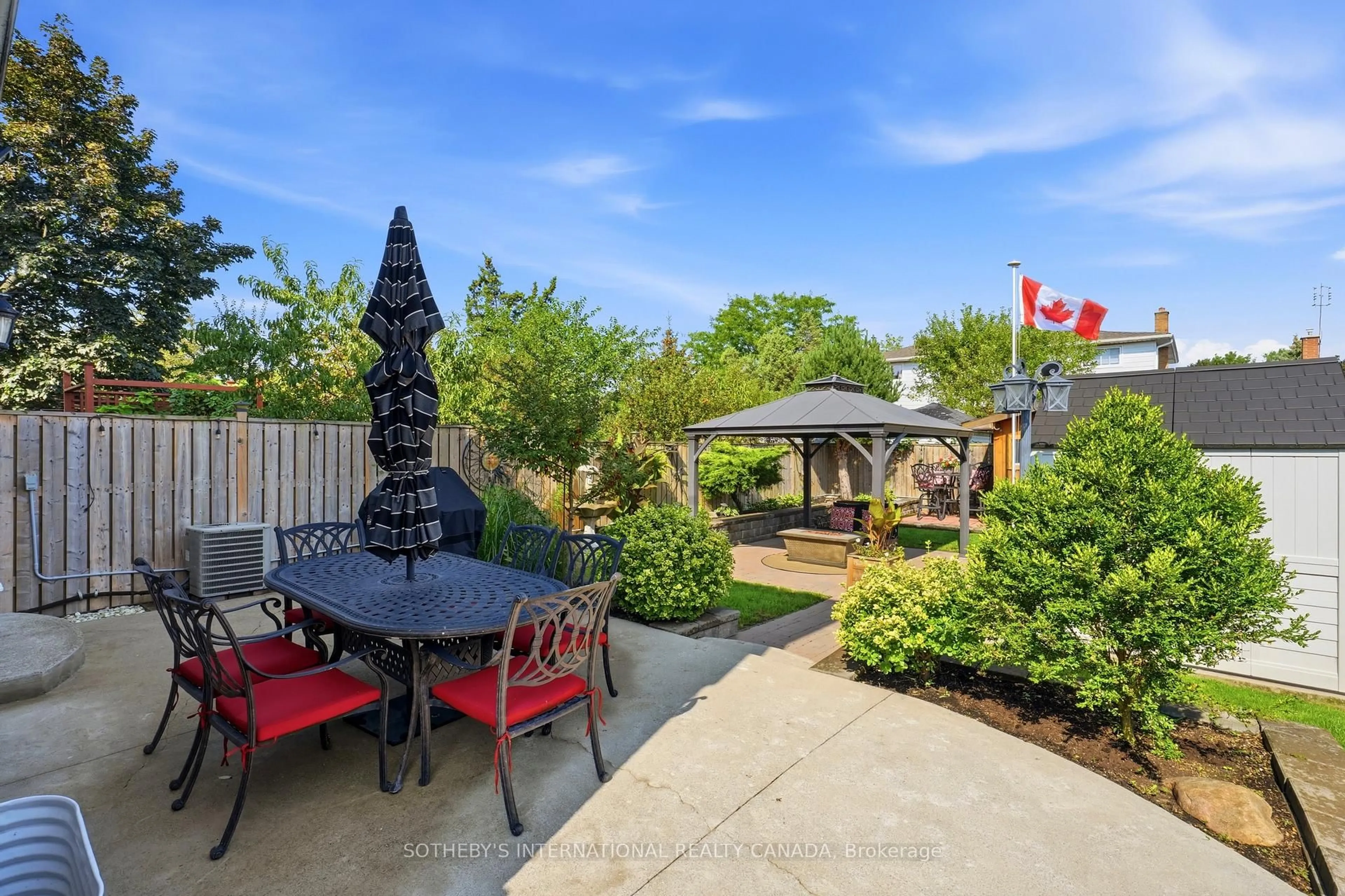 Patio, street for 2429 Whaley Dr, Mississauga Ontario L5B 2B3