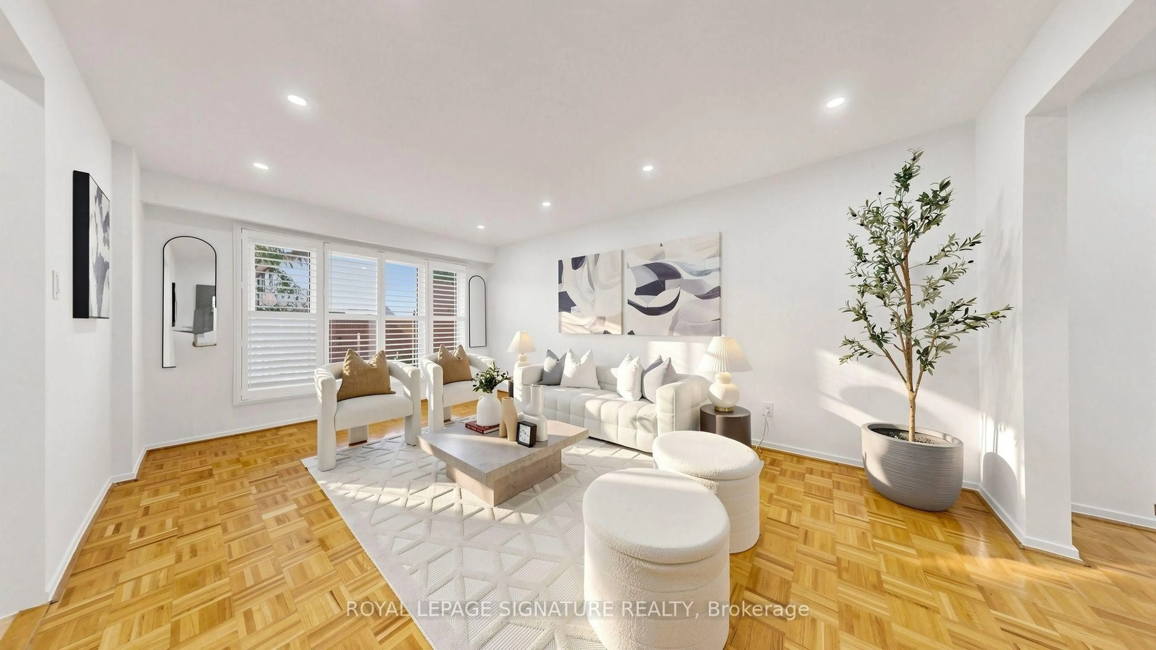 Living room with furniture, unknown for 3525 Brandon Gate Dr #58, Mississauga Ontario L4T 3M3
