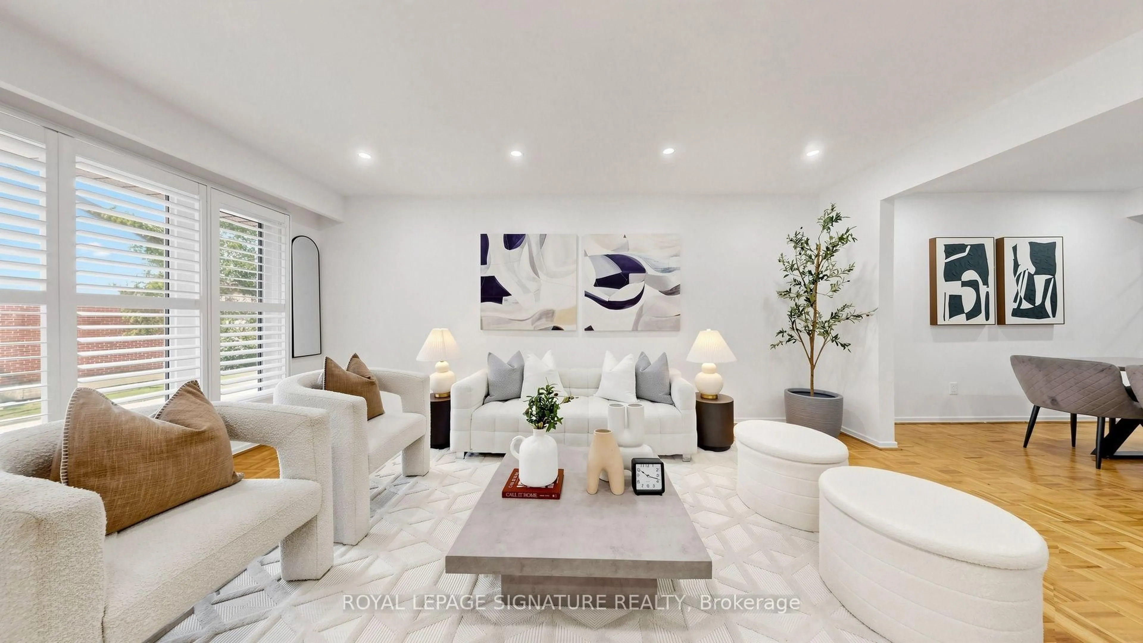 Living room with furniture, ceramic/tile floor for 3525 Brandon Gate Dr #58, Mississauga Ontario L4T 3M3