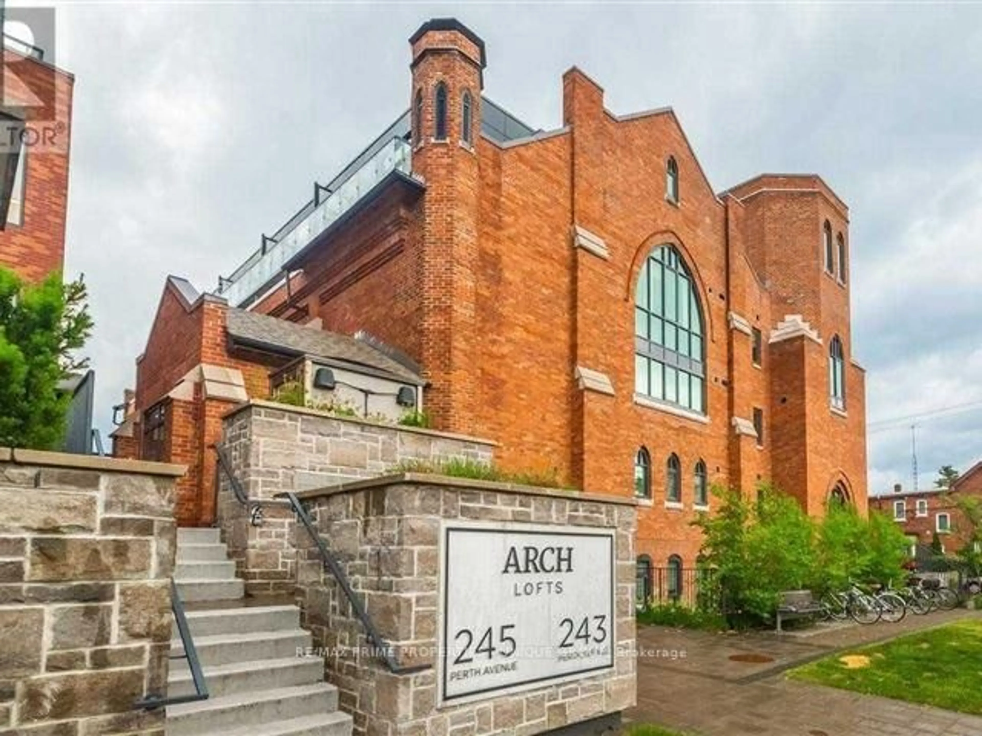 Home with brick exterior material, building for 245 Perth Ave #304, Toronto Ontario M6P 3X9