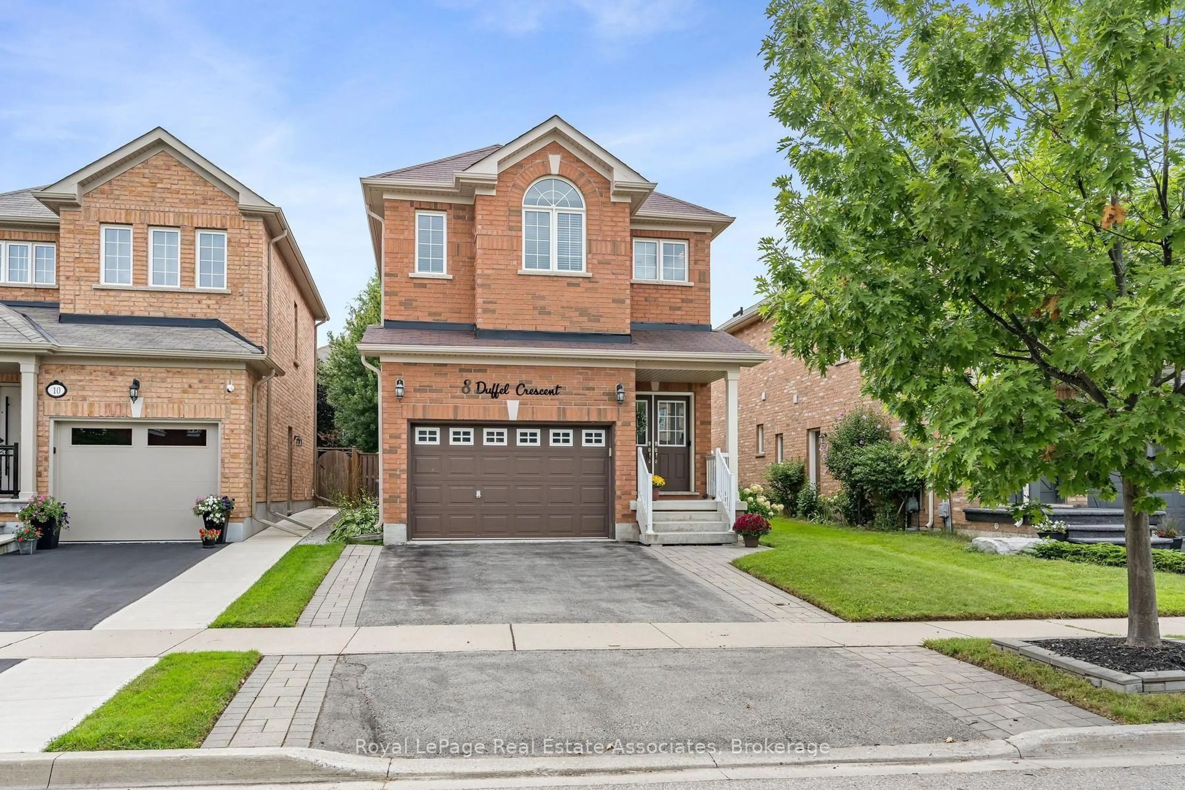 Home with brick exterior material, street for 8 Duffel Cres, Halton Hills Ontario L7G 0H7