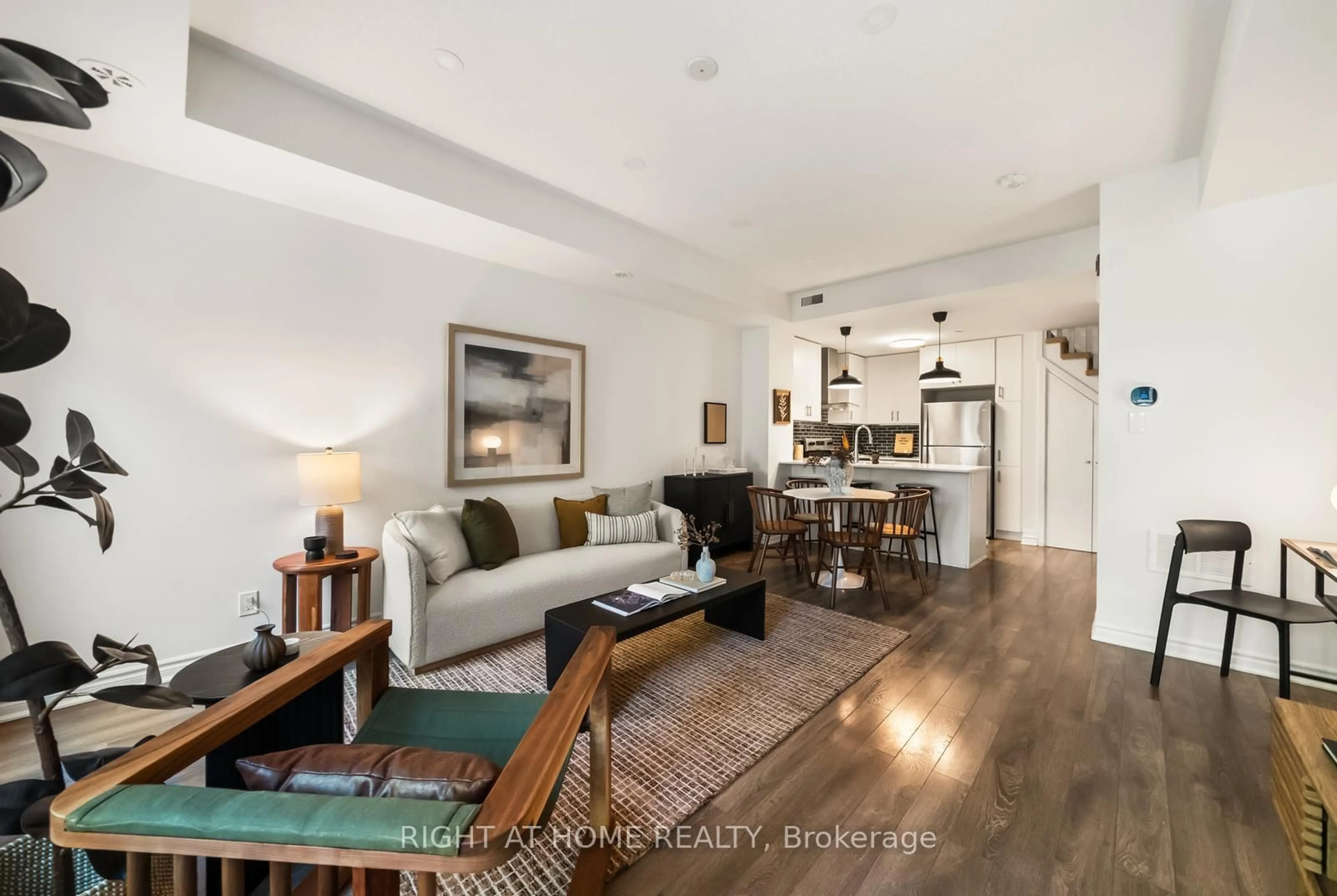 Living room with furniture, unknown for 85 Eastwood Park Gdns #17, Toronto Ontario M8W 0B9