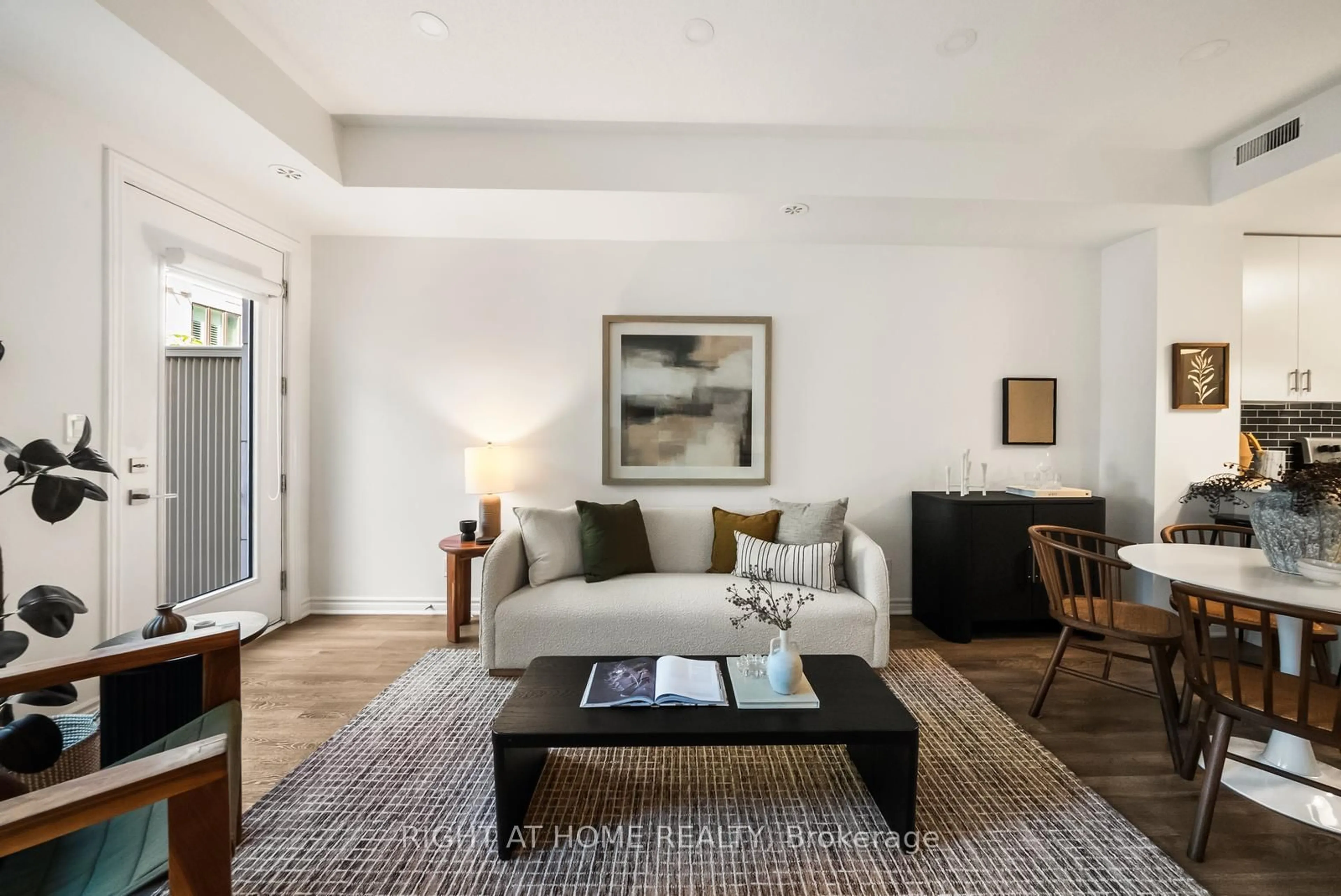 Living room with furniture, unknown for 85 Eastwood Park Gdns #17, Toronto Ontario M8W 0B9