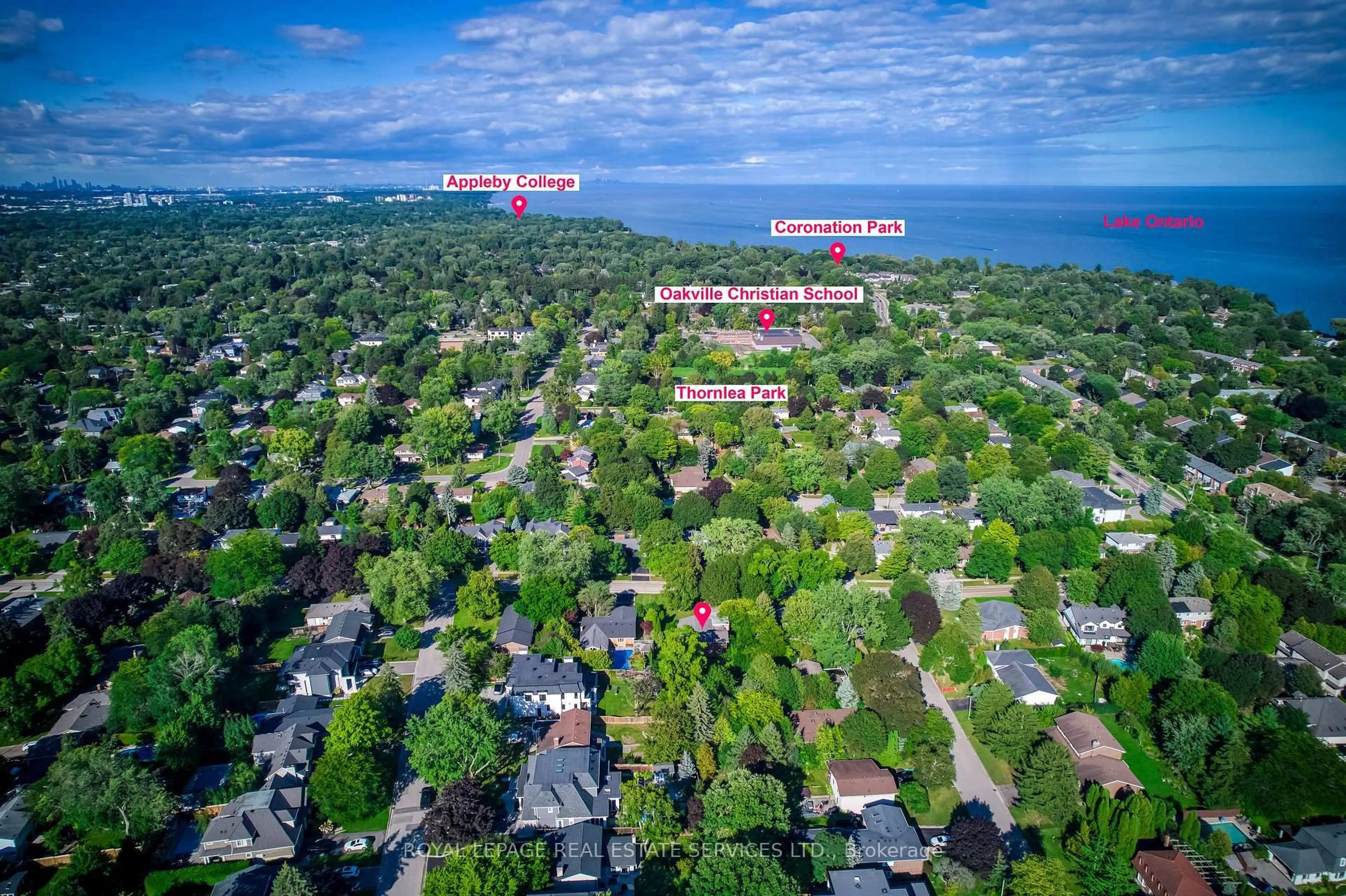 A pic from outside/outdoor area/front of a property/back of a property/a pic from drone, water/lake/river/ocean view for 130 Solingate Dr, Oakville Ontario L6L 3S7