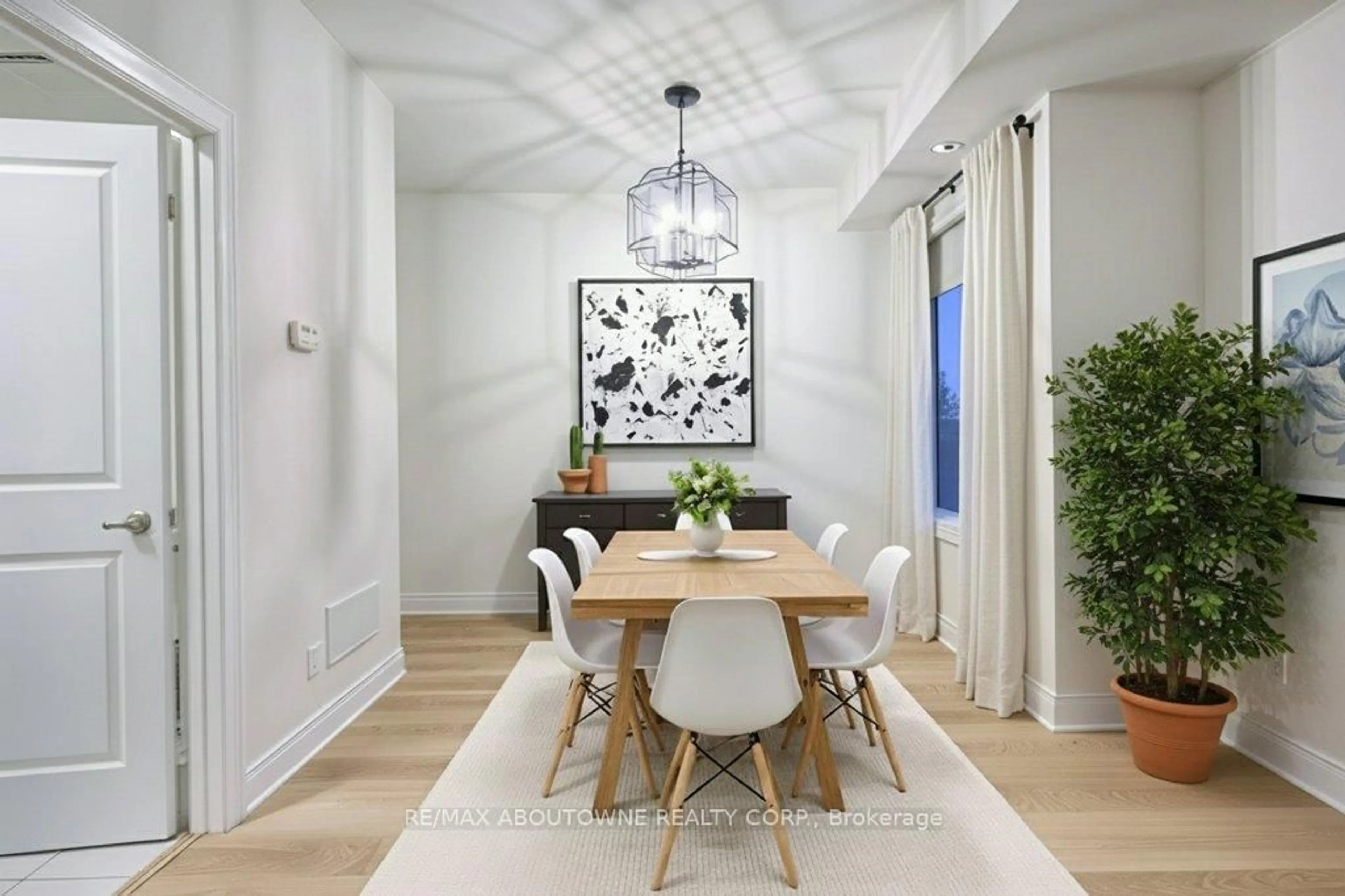 Dining room, unknown for 3078 Sixth Line #321, Oakville Ontario L6M 1P8