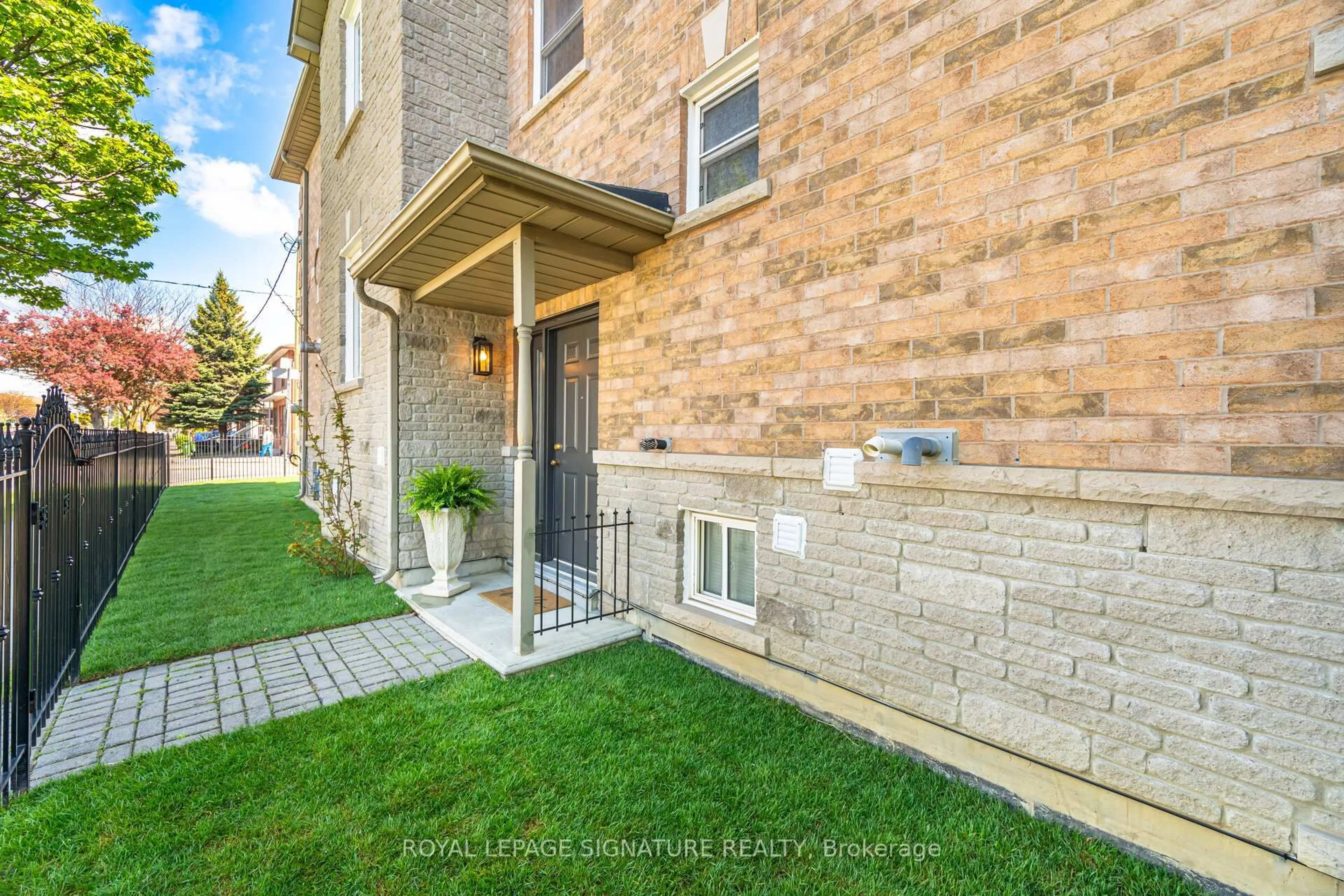 Unknown for 189 Aileen Ave, Toronto Ontario M6M 1G1