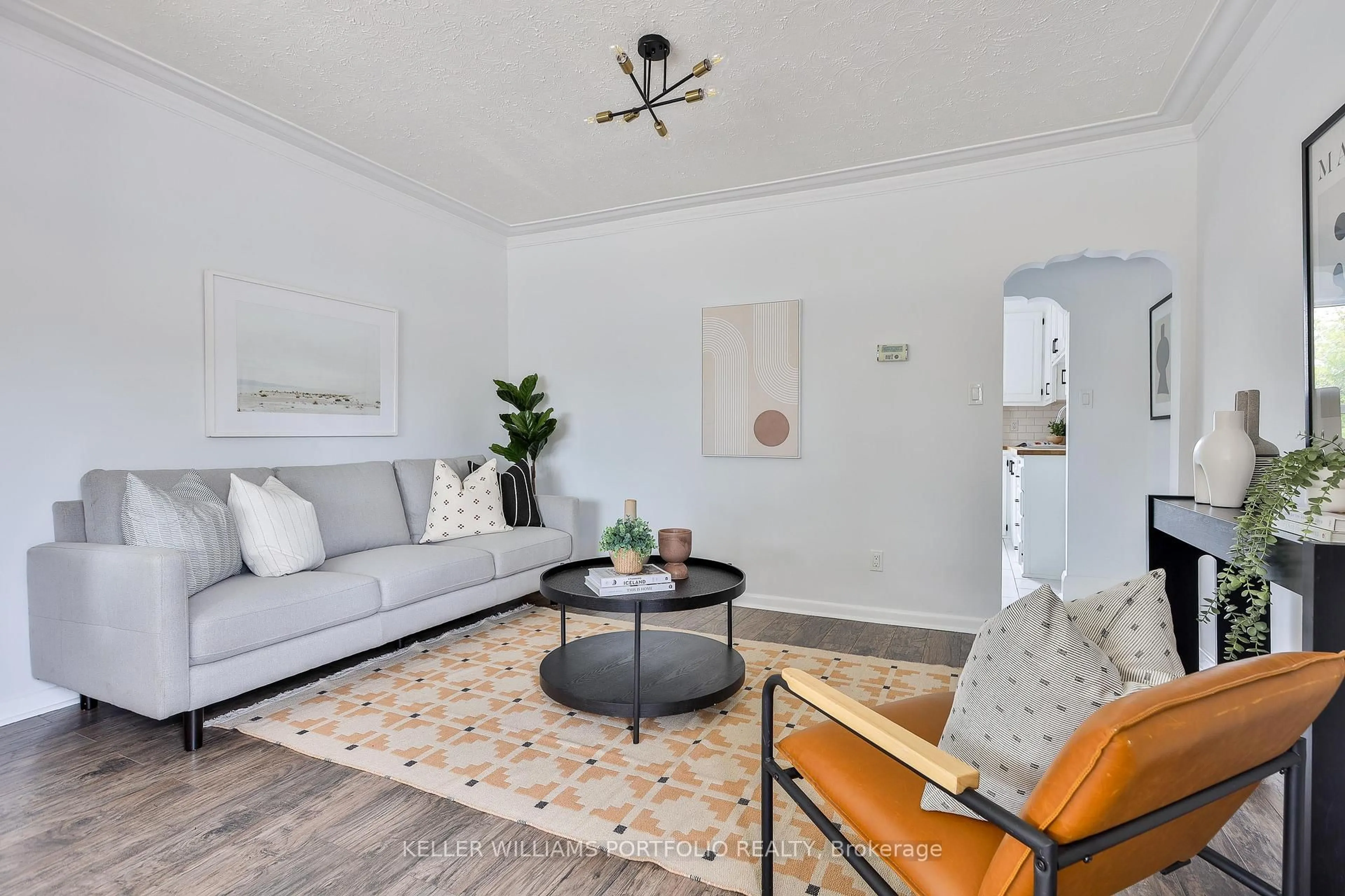 Living room with furniture, unknown for 40 Aileen Ave, Toronto Ontario M6M 1E6