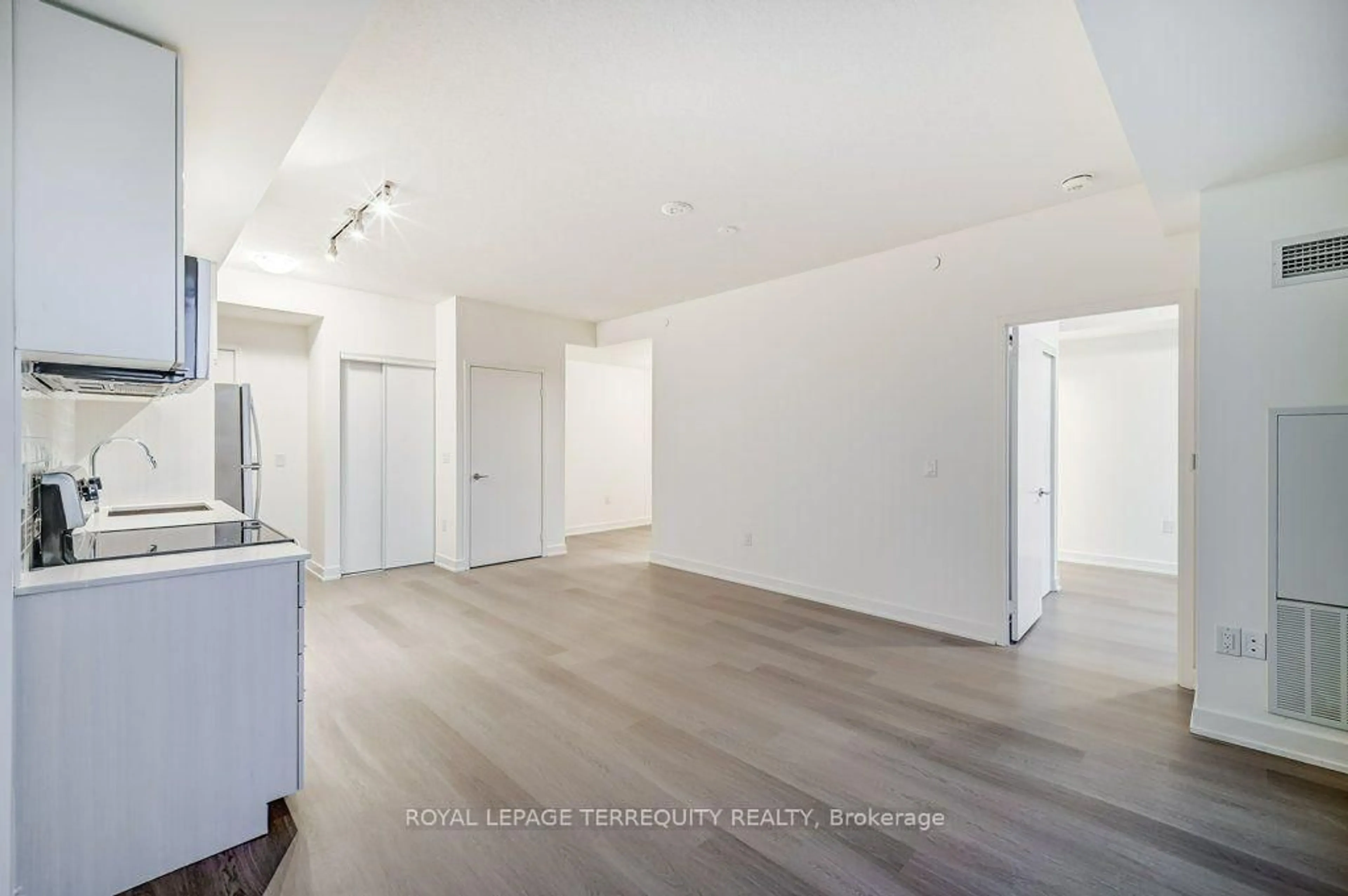 A pic of a room for 859 The Queensway #614, Toronto Ontario M8Z 1N8
