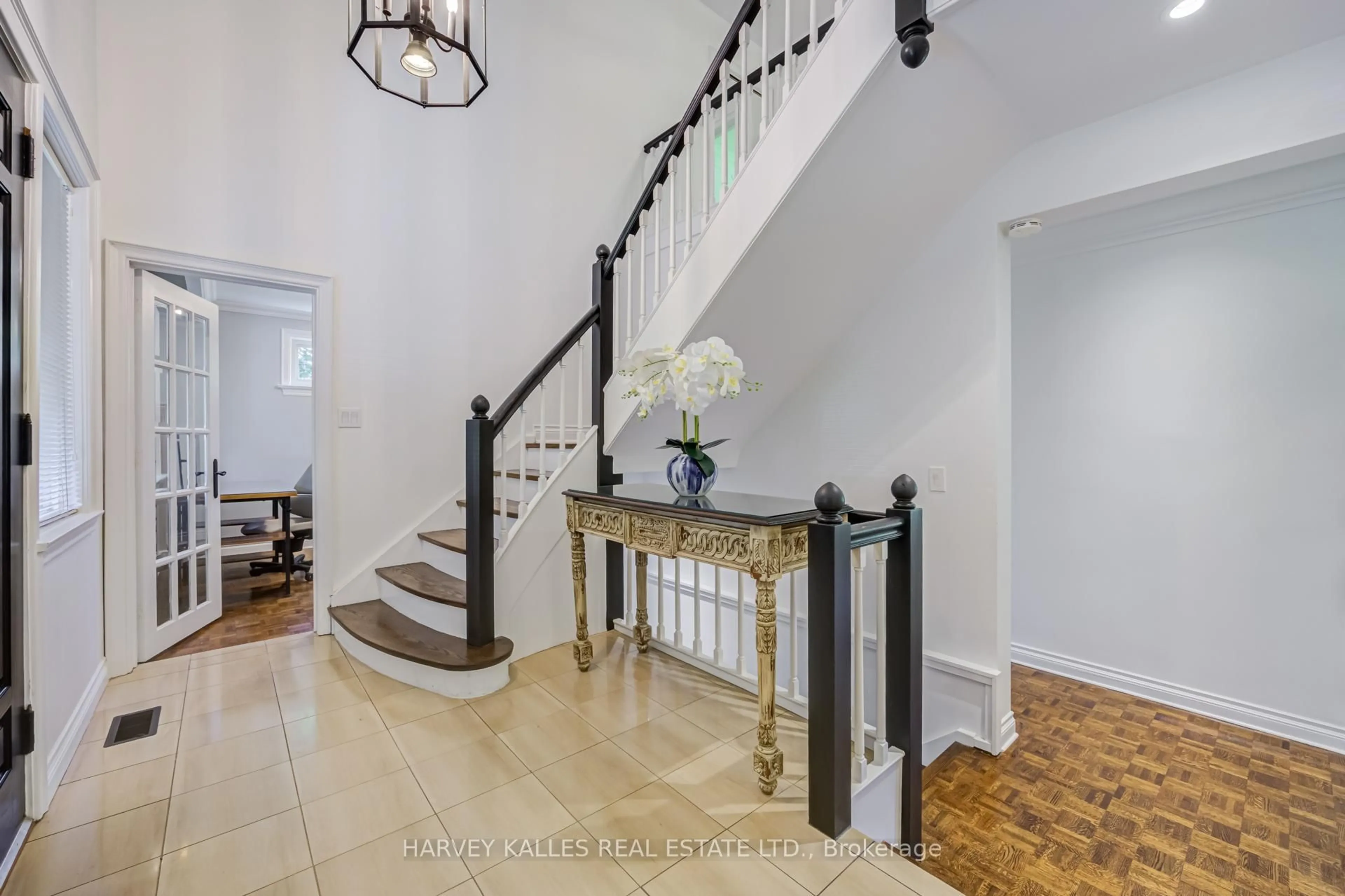 Unknown for 19 Ridgegate Cres, Toronto Ontario M8Y 2C9
