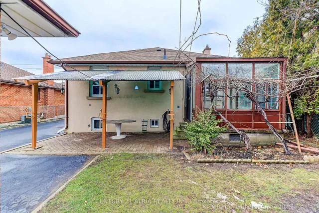 23 Tumpane St, Toronto 5