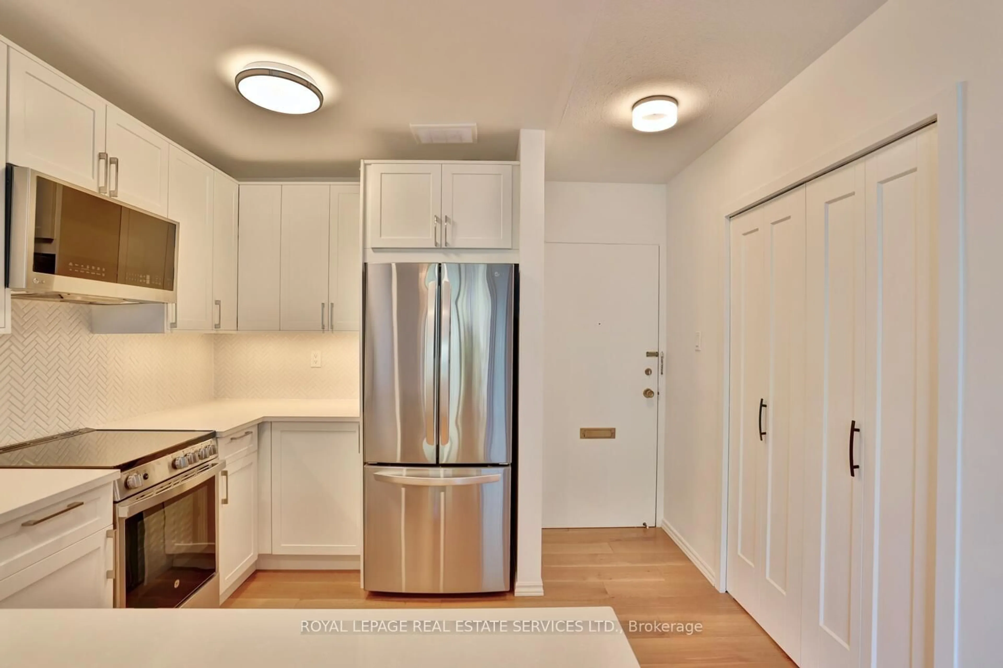 Standard kitchen, unknown for 41 Lake Shore Dr #104, Toronto Ontario M8V 1Z3