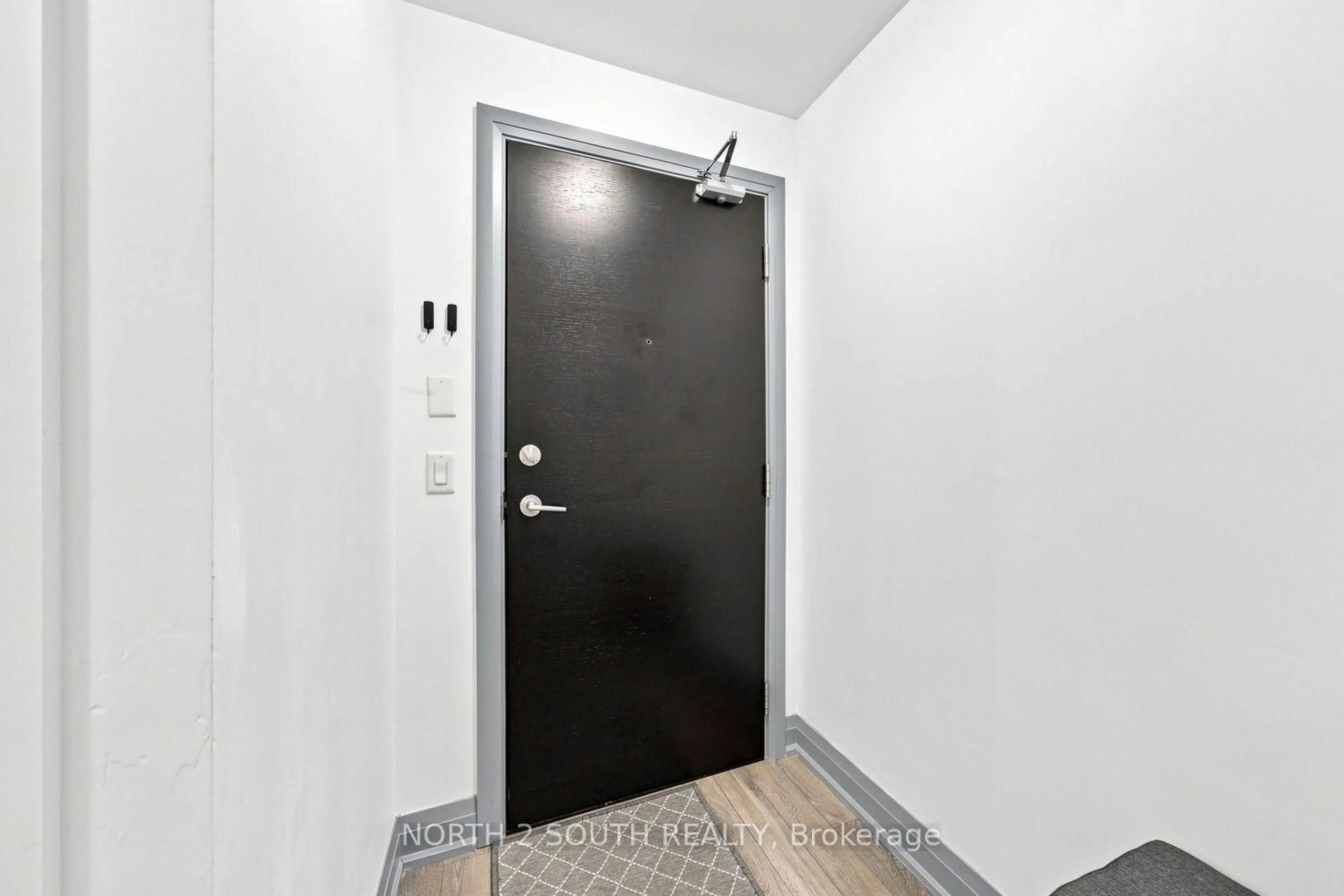 Indoor entryway for 65 Yorkland Blvd #804, Brampton Ontario L6P 1B9