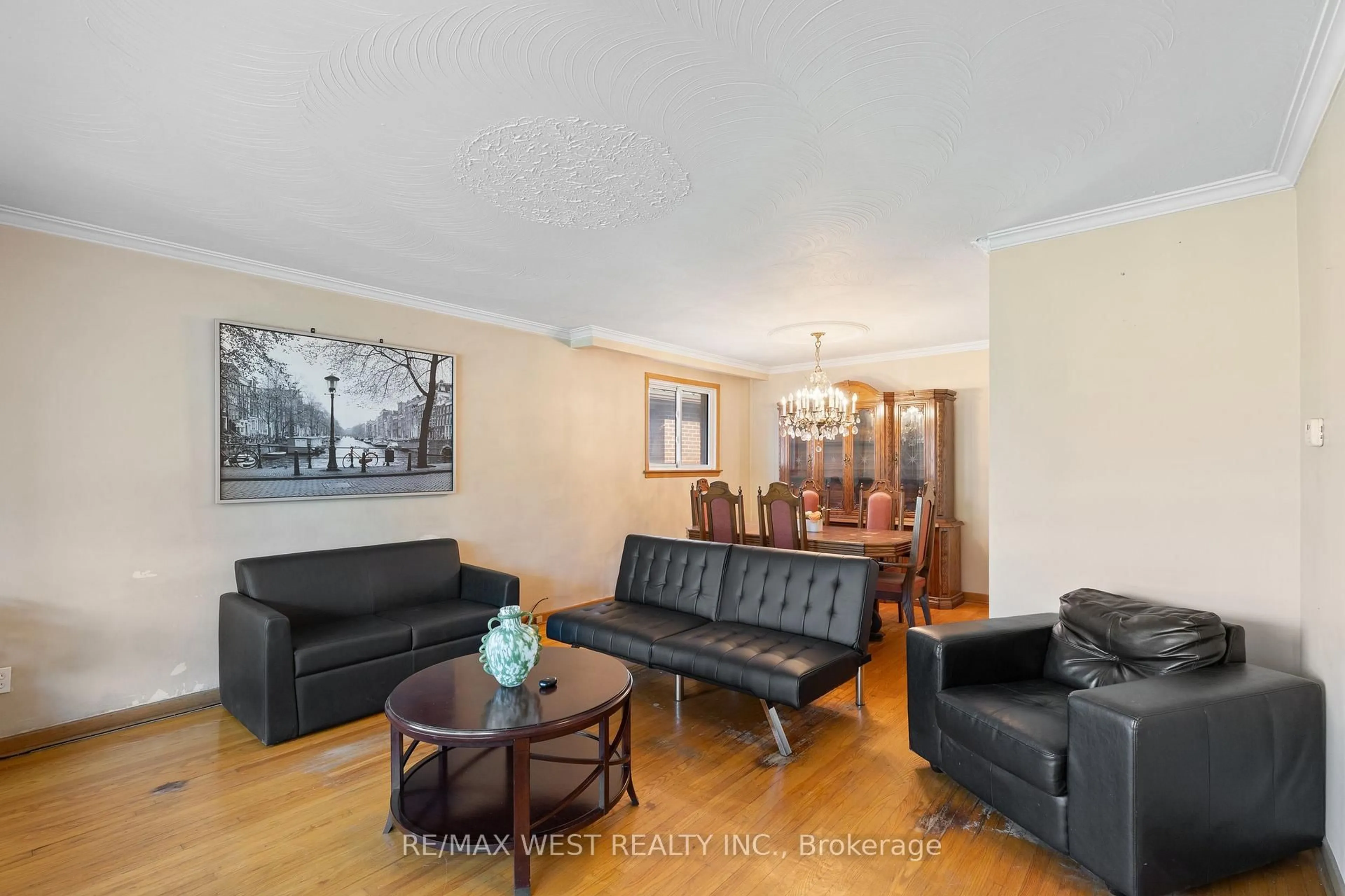 Living room with furniture, unknown for 25 Apted Ave, Toronto Ontario M9L 2P2