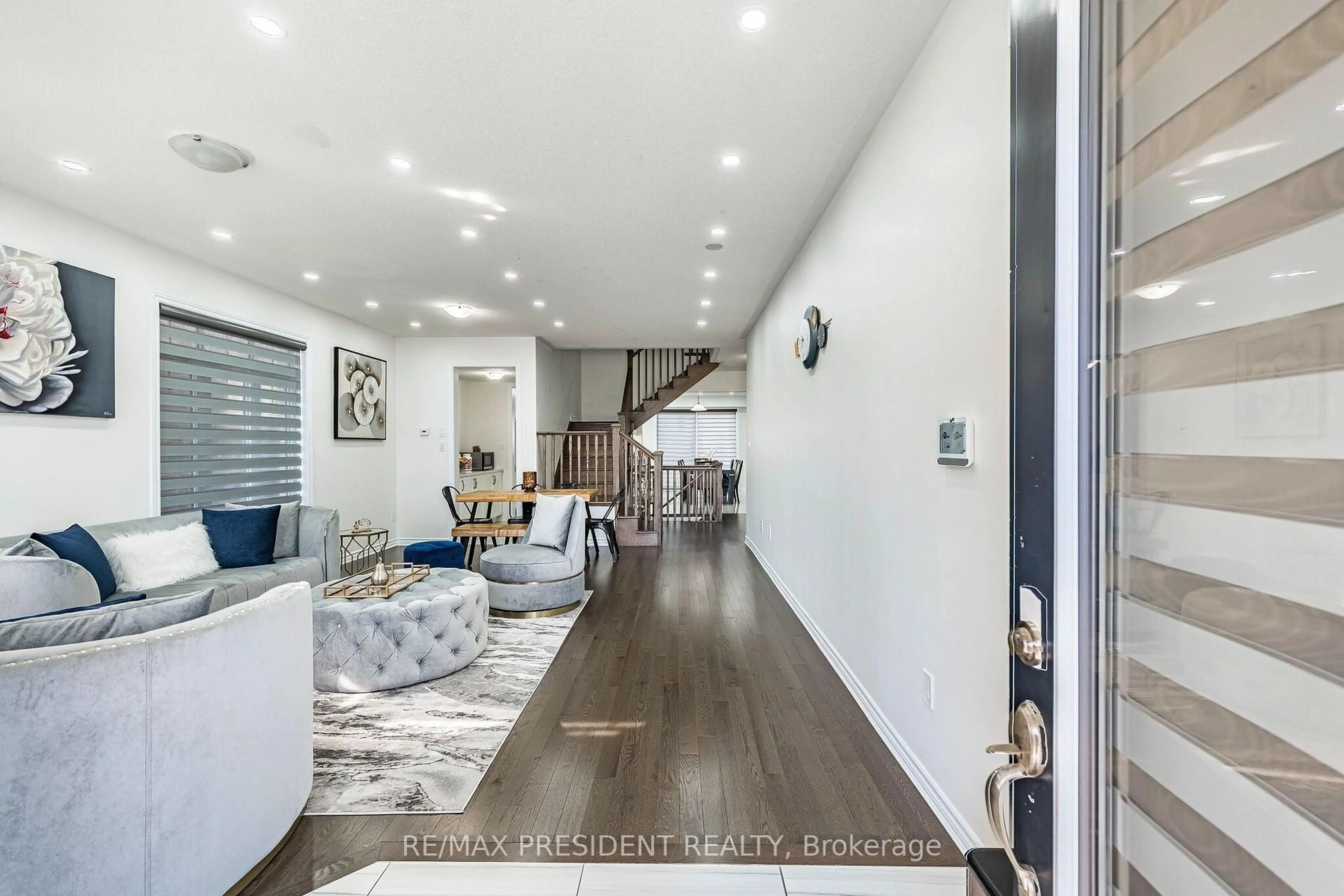 Indoor entryway for 58 Petch Ave, Caledon Ontario L7C 4J8