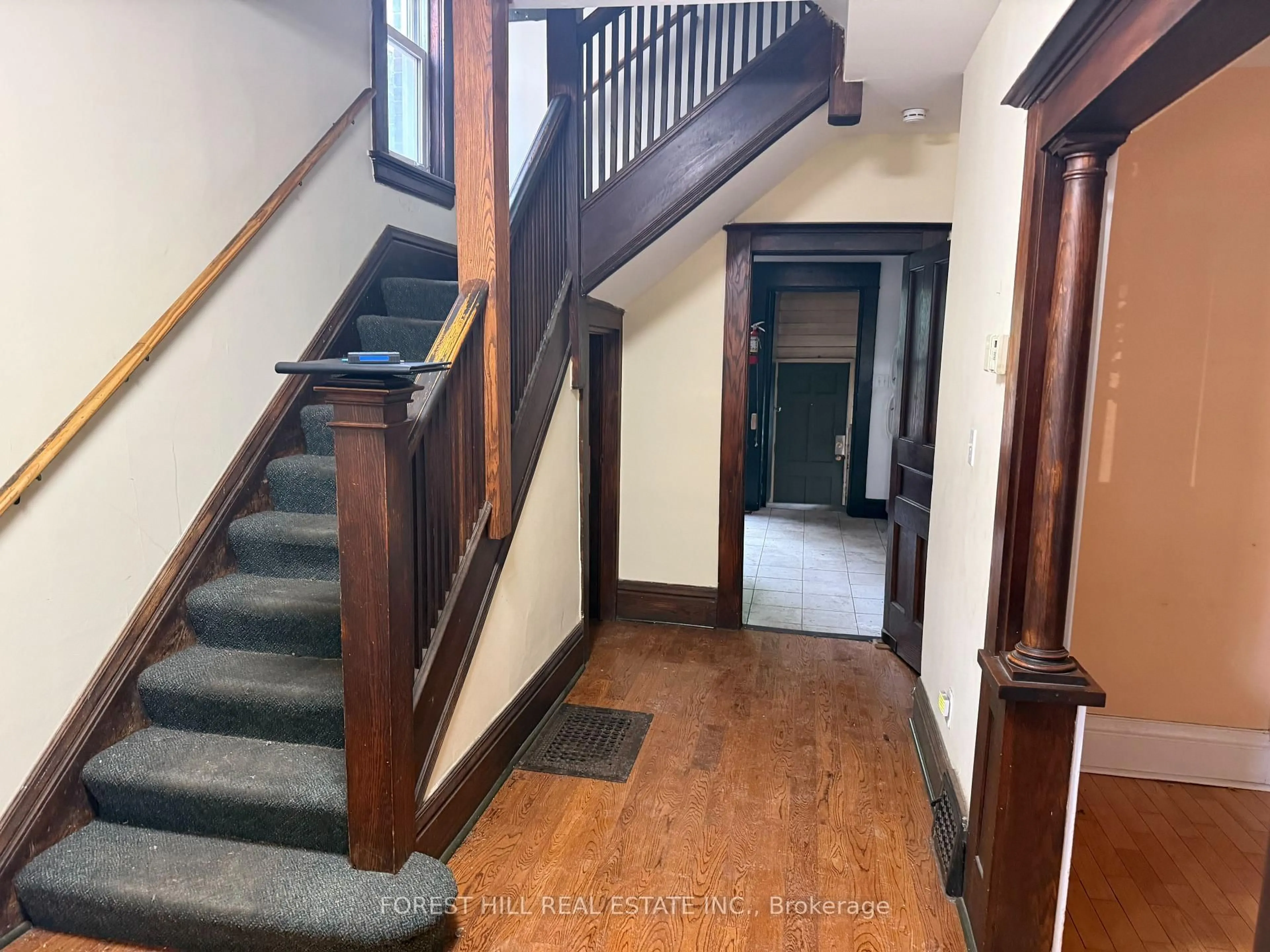 Indoor foyer for 63 Alhambra Ave, Toronto Ontario M6R 2S4