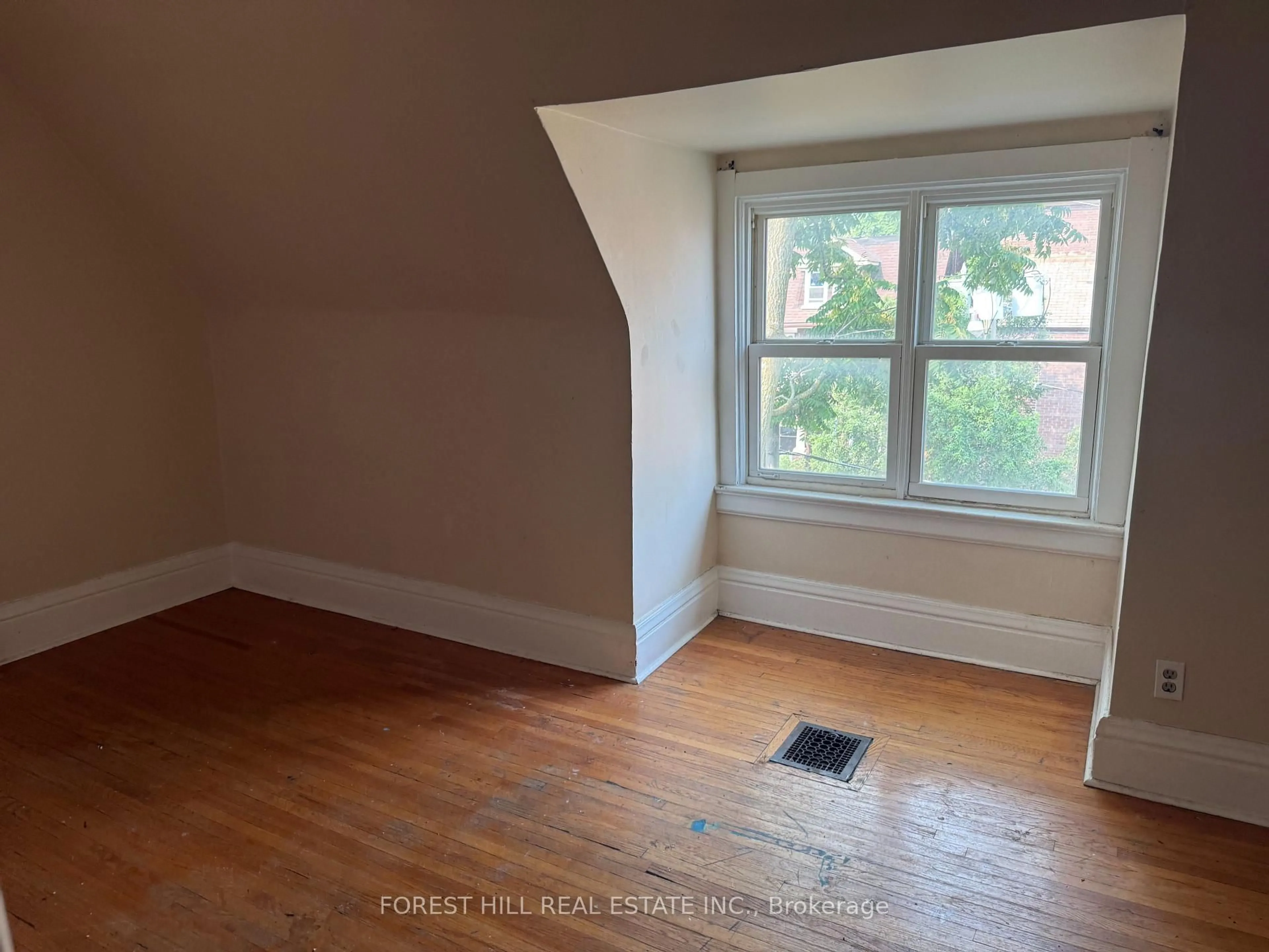 A pic of a room for 63 Alhambra Ave, Toronto Ontario M6R 2S4