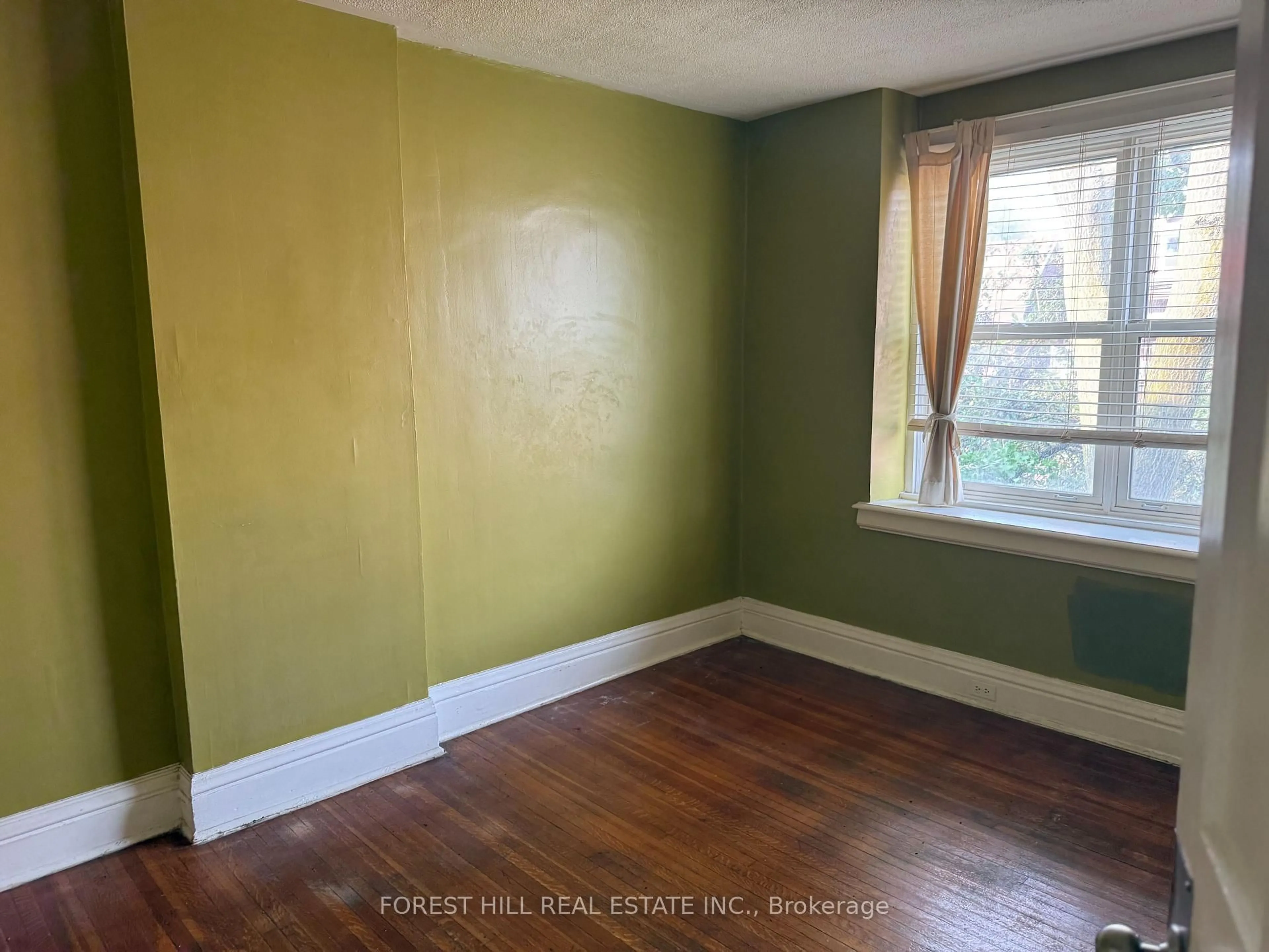 A pic of a room for 63 Alhambra Ave, Toronto Ontario M6R 2S4