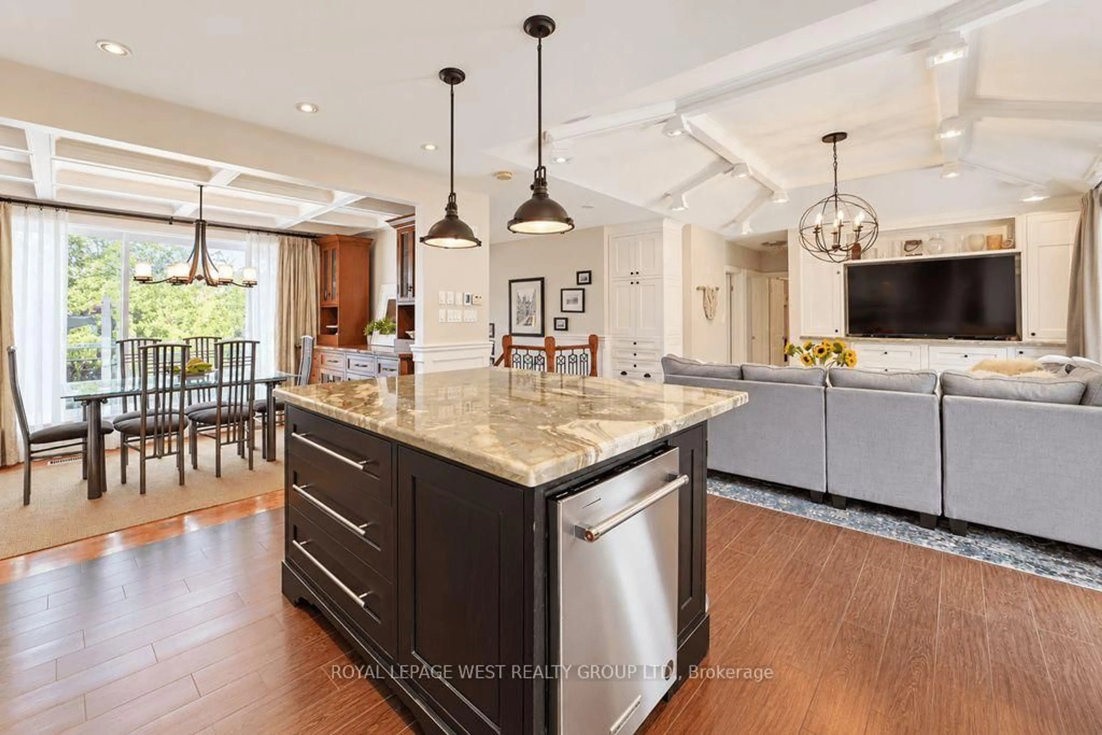 Open concept kitchen, ceramic/tile floor for 1422 Rebecca St, Oakville Ontario L6L 1Z5