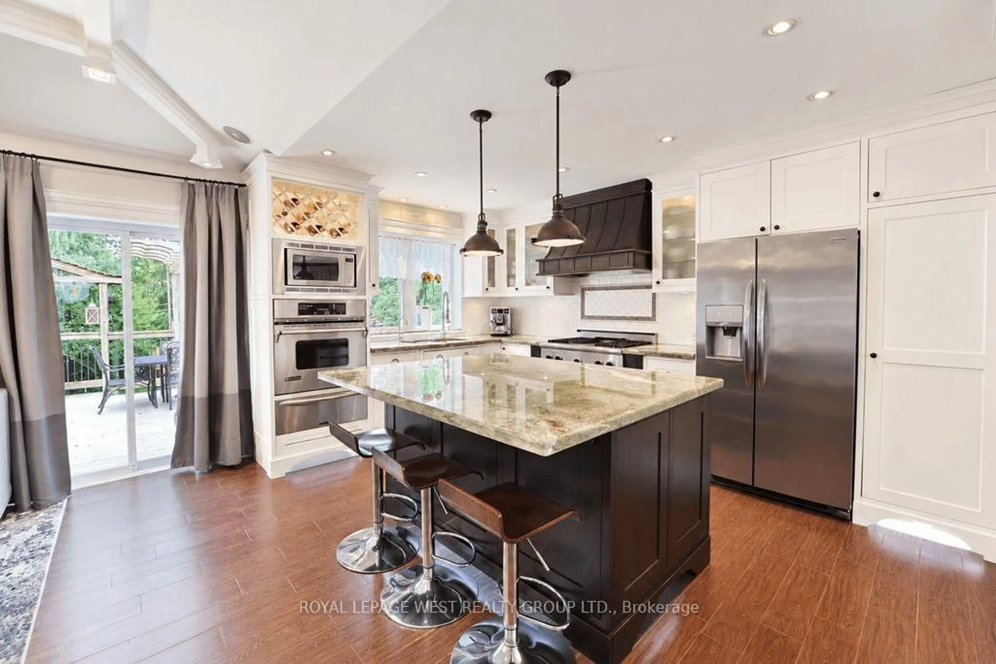 Open concept kitchen, ceramic/tile floor for 1422 Rebecca St, Oakville Ontario L6L 1Z5