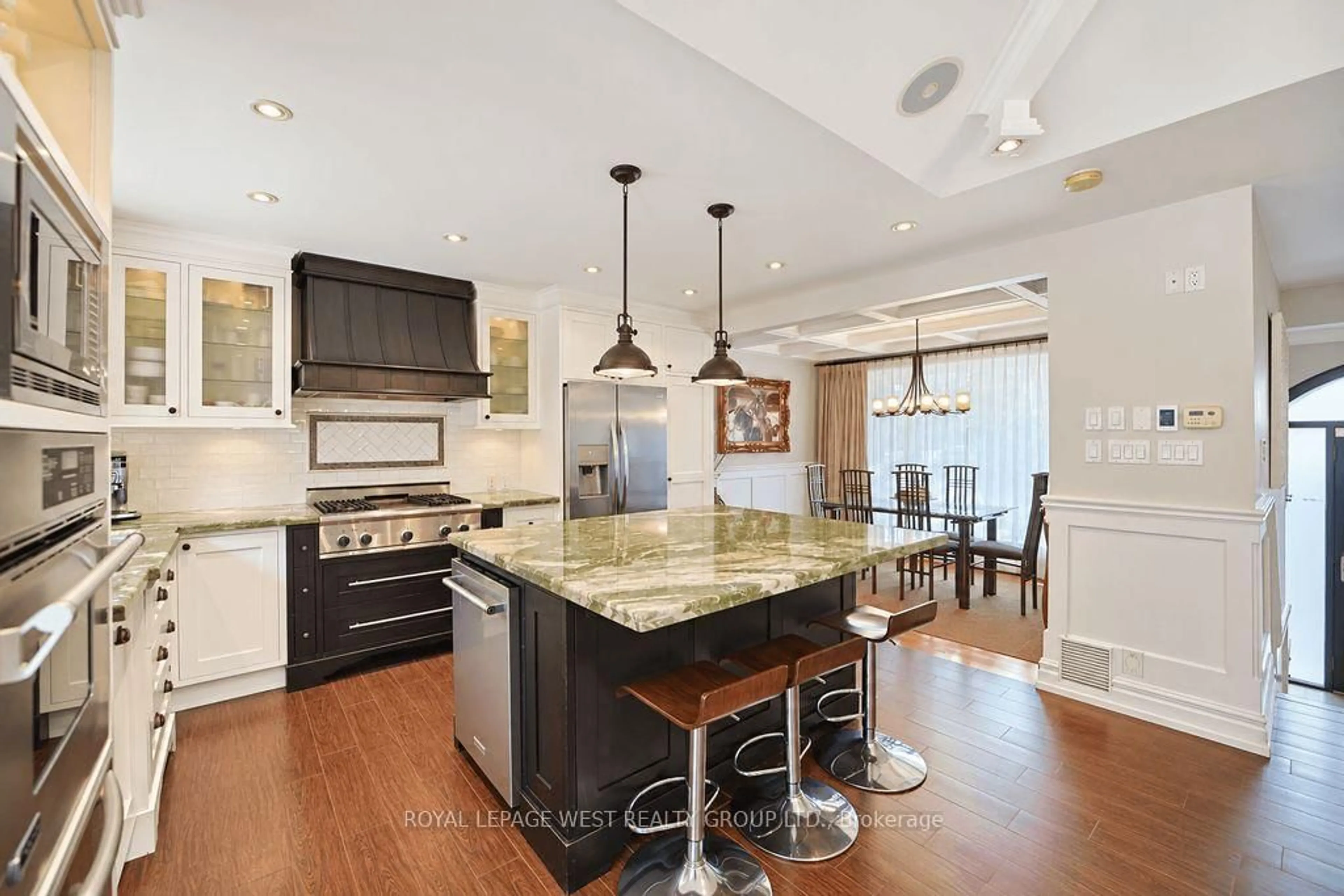 Open concept kitchen, ceramic/tile floor for 1422 Rebecca St, Oakville Ontario L6L 1Z5