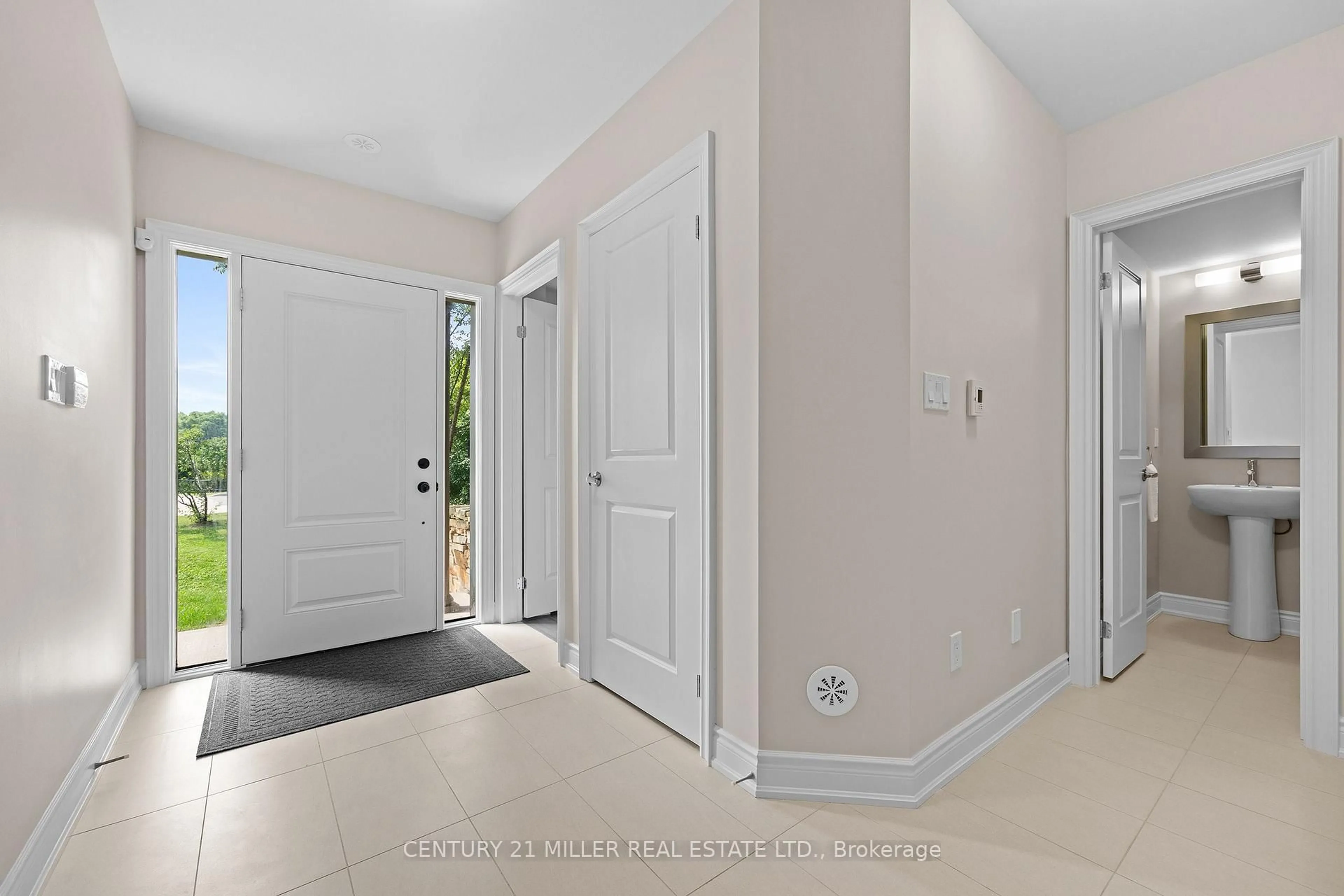 Indoor entryway for 2193 Lillykin St, Oakville Ontario L6H 0N4