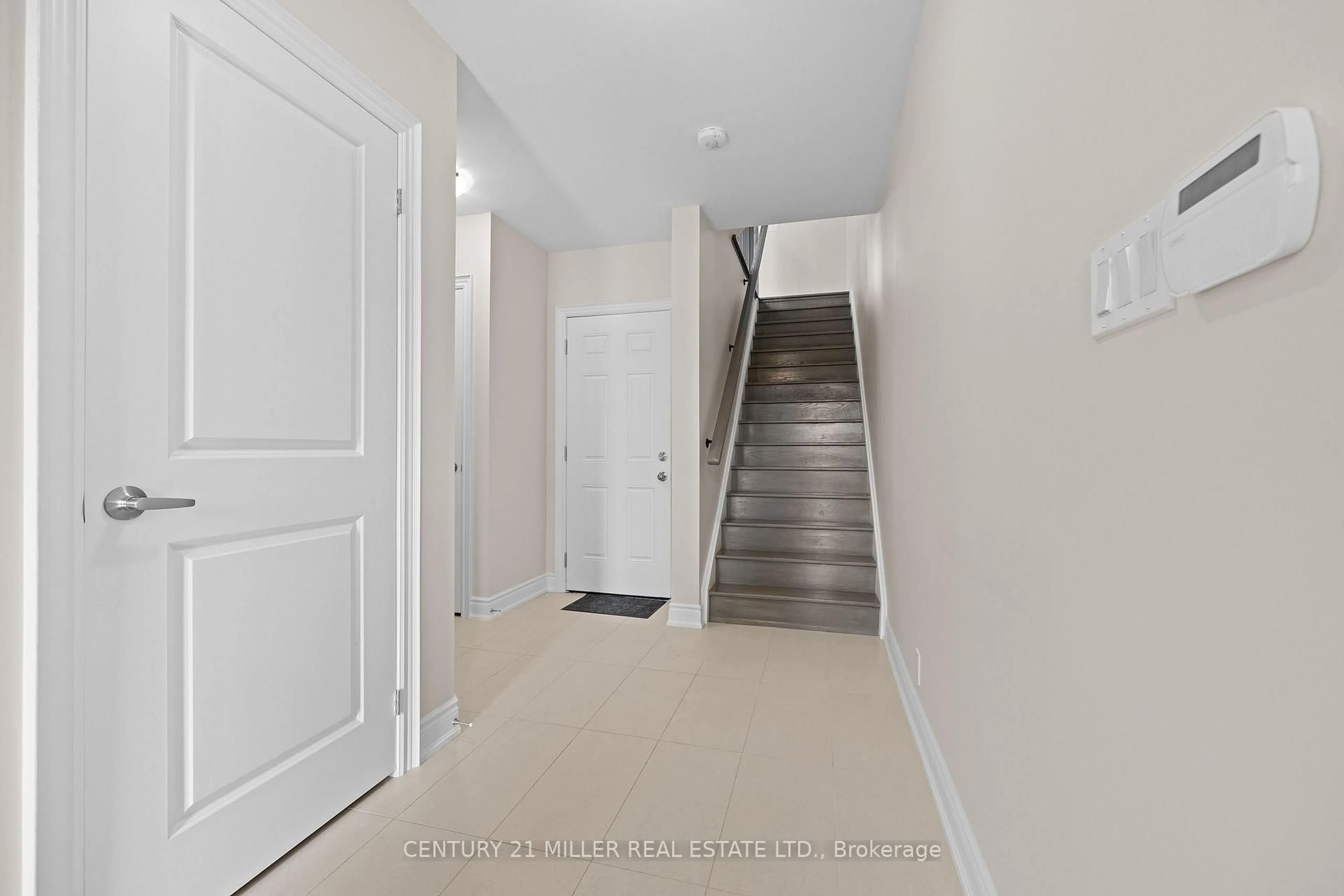 Indoor entryway for 2193 Lillykin St, Oakville Ontario L6H 0N4
