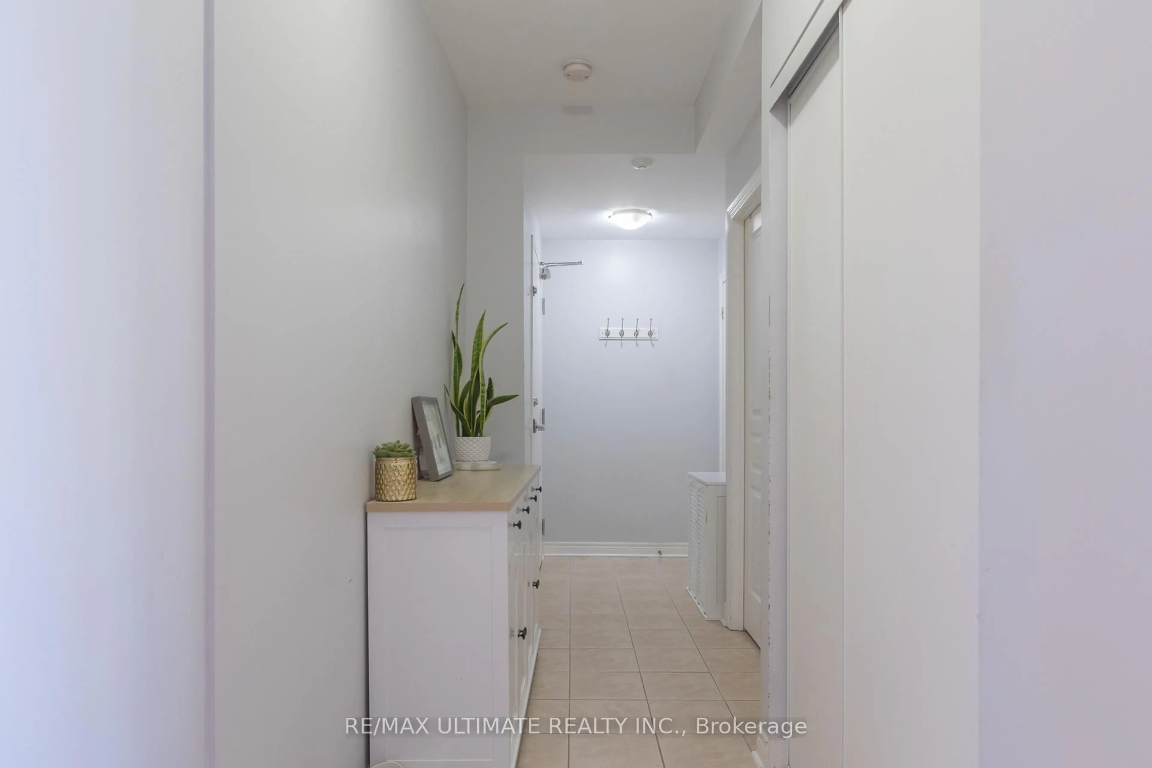 Unknown for 1415 Lawrence Ave #406, Toronto Ontario M6L 1A9