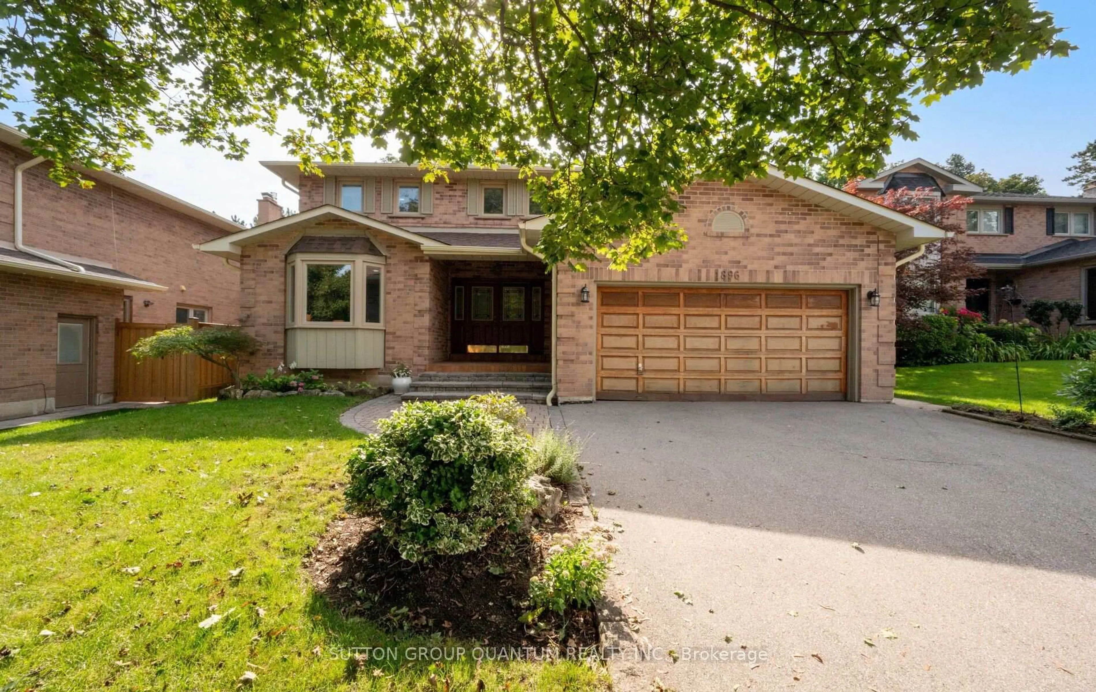 Home with brick exterior material, street for 1896 Stoneybrook Crt, Mississauga Ontario L5L 3W2