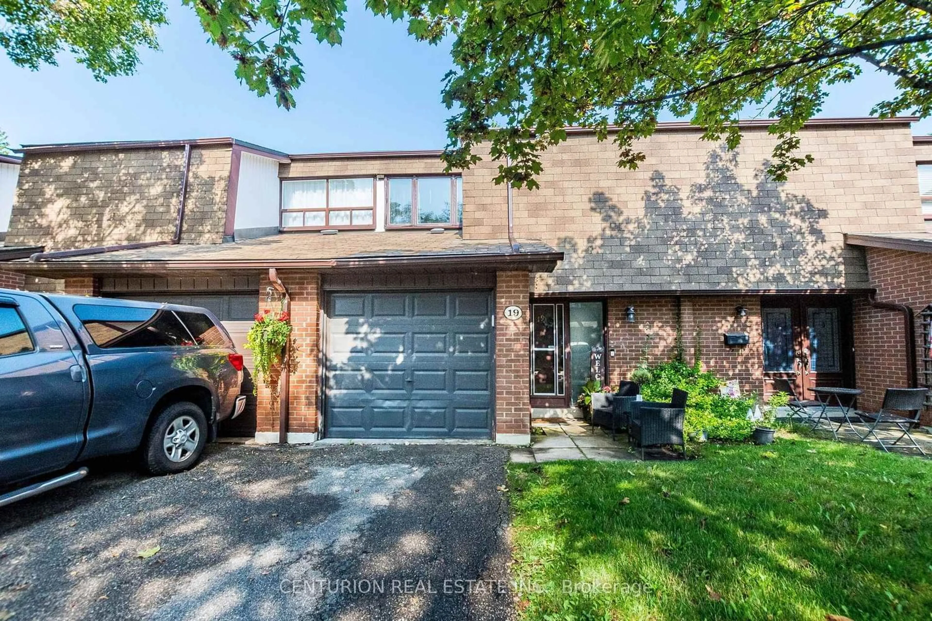 Home with brick exterior material, street for 600 Silver Creek Blvd #19, Mississauga Ontario L5A 2B4