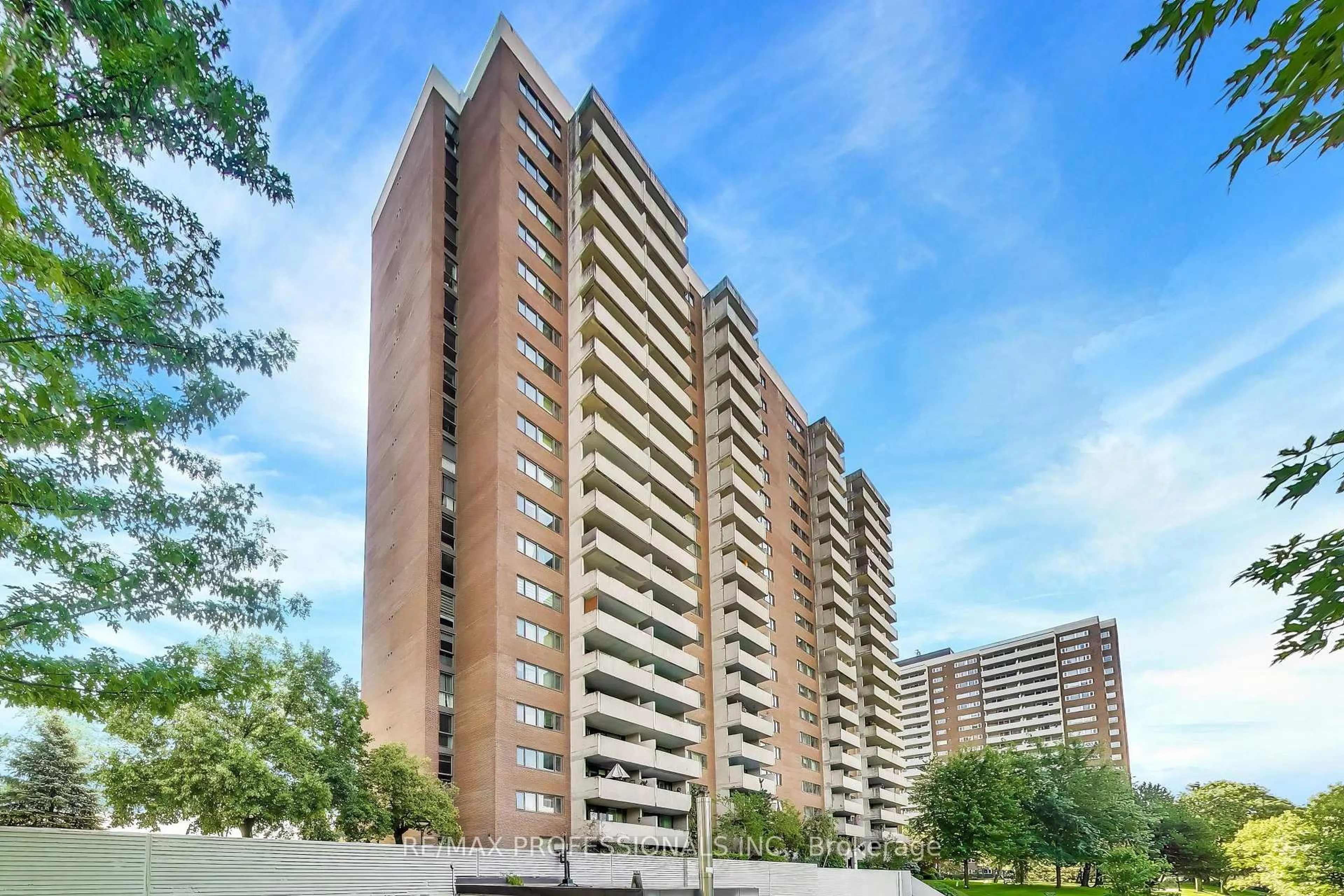 Unknown for 260 Scarlett Rd #207, Toronto Ontario M6N 4X6