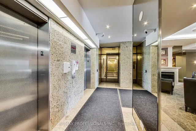 260 Scarlett Rd #207, Toronto 5