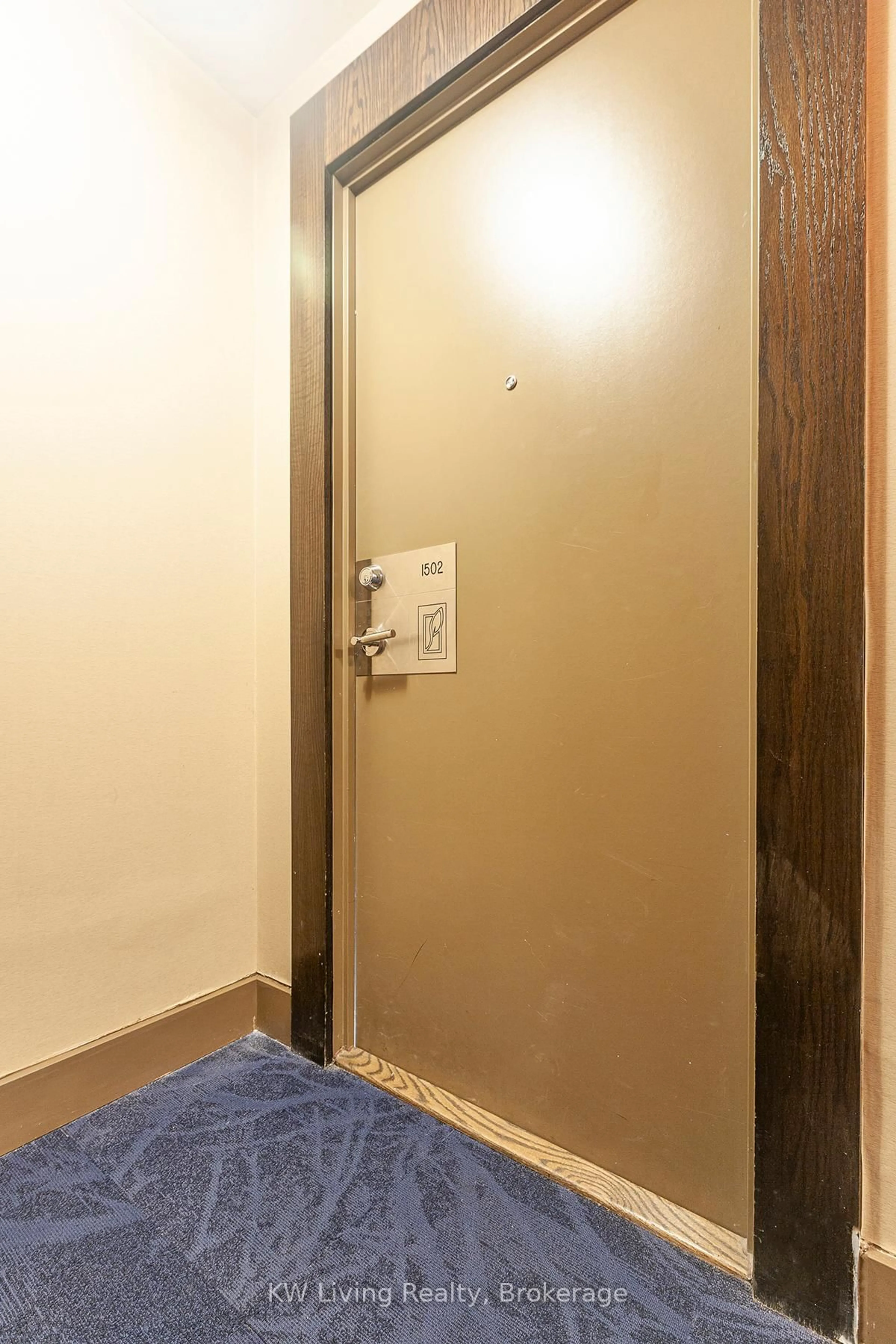 Indoor foyer for 4065 Brickstone Mews #1502, Mississauga Ontario L5B 0G3