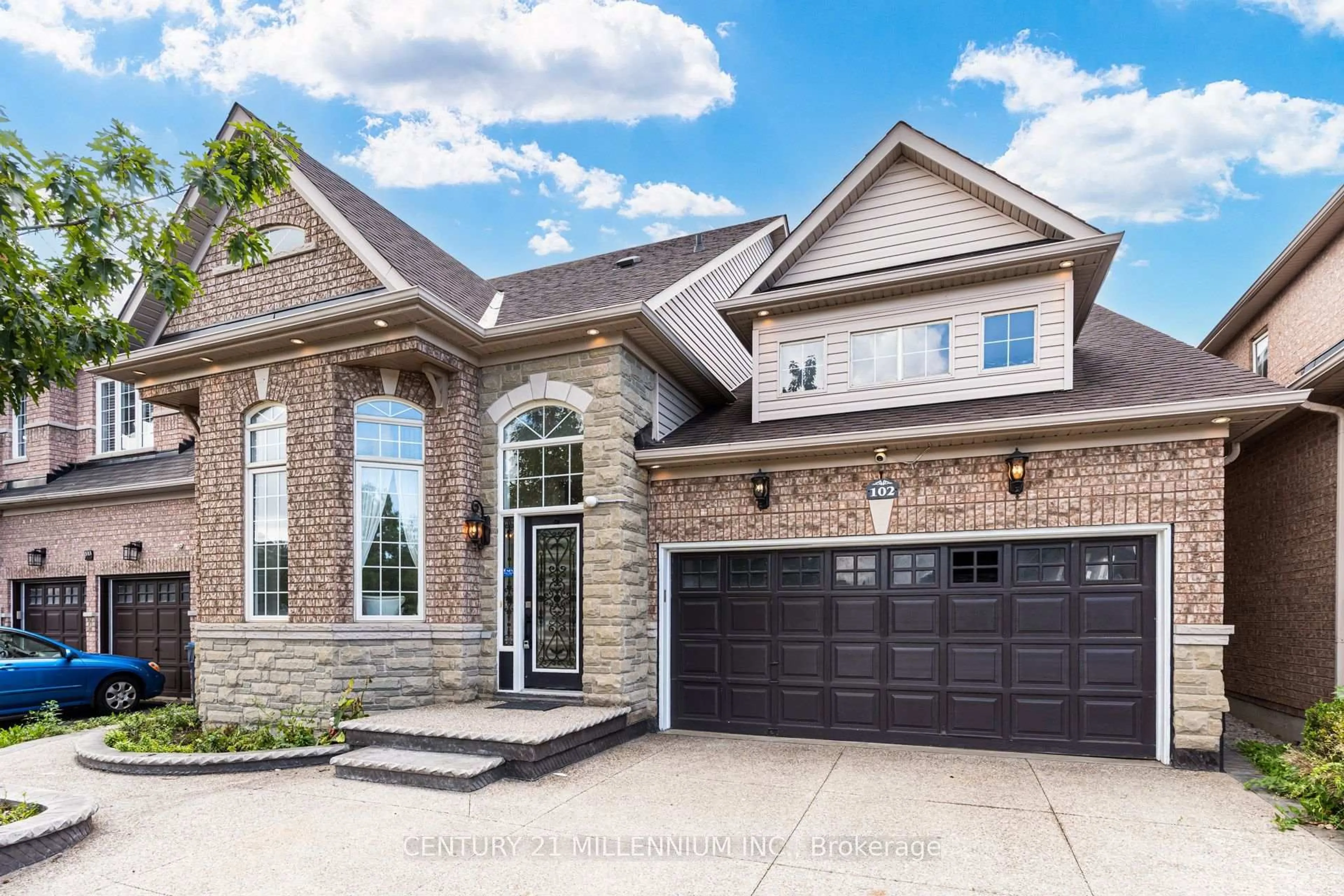 Home with brick exterior material, street for 102 Southlake Blvd, Brampton Ontario L6V 4P2