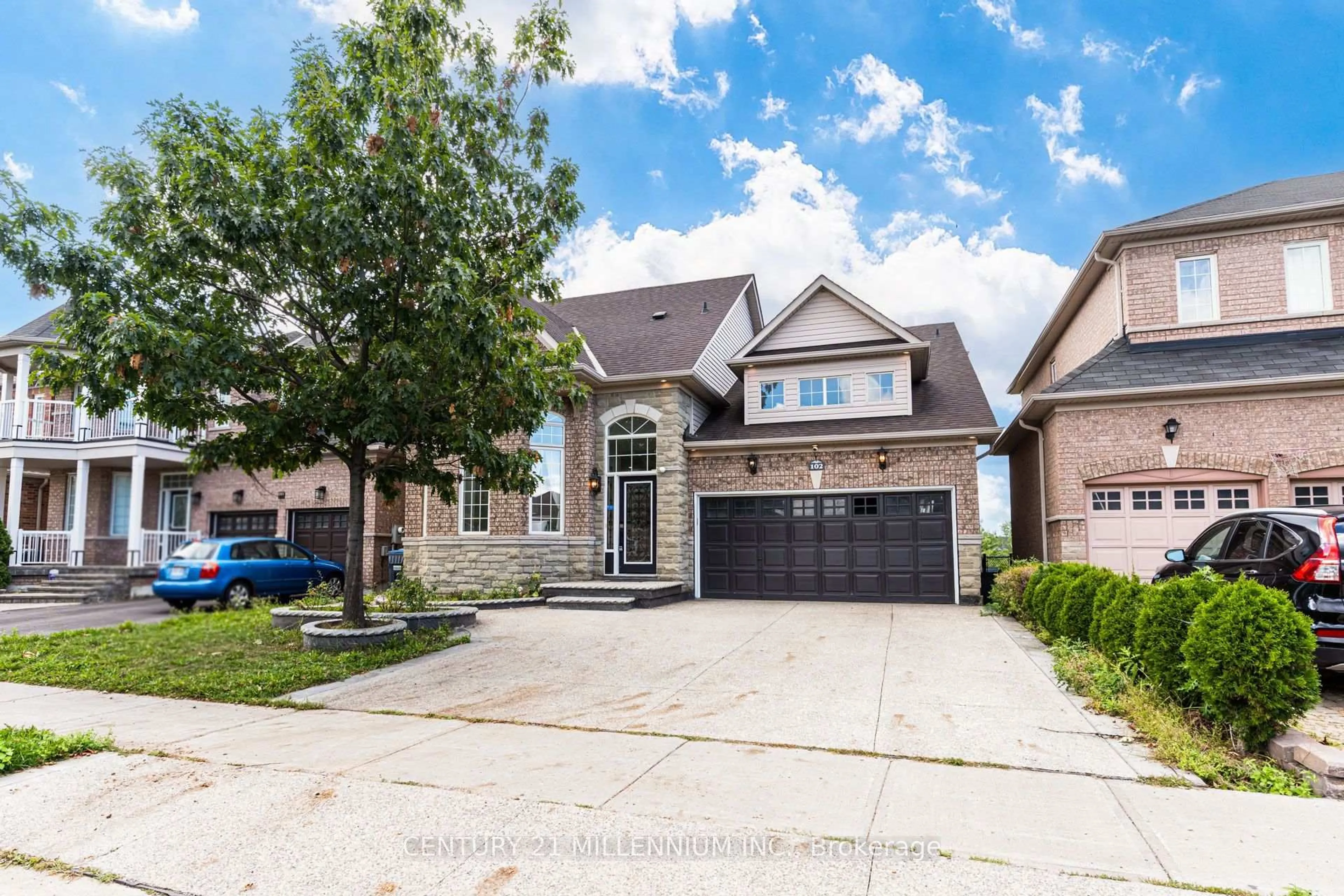 Home with brick exterior material, street for 102 Southlake Blvd, Brampton Ontario L6V 4P2