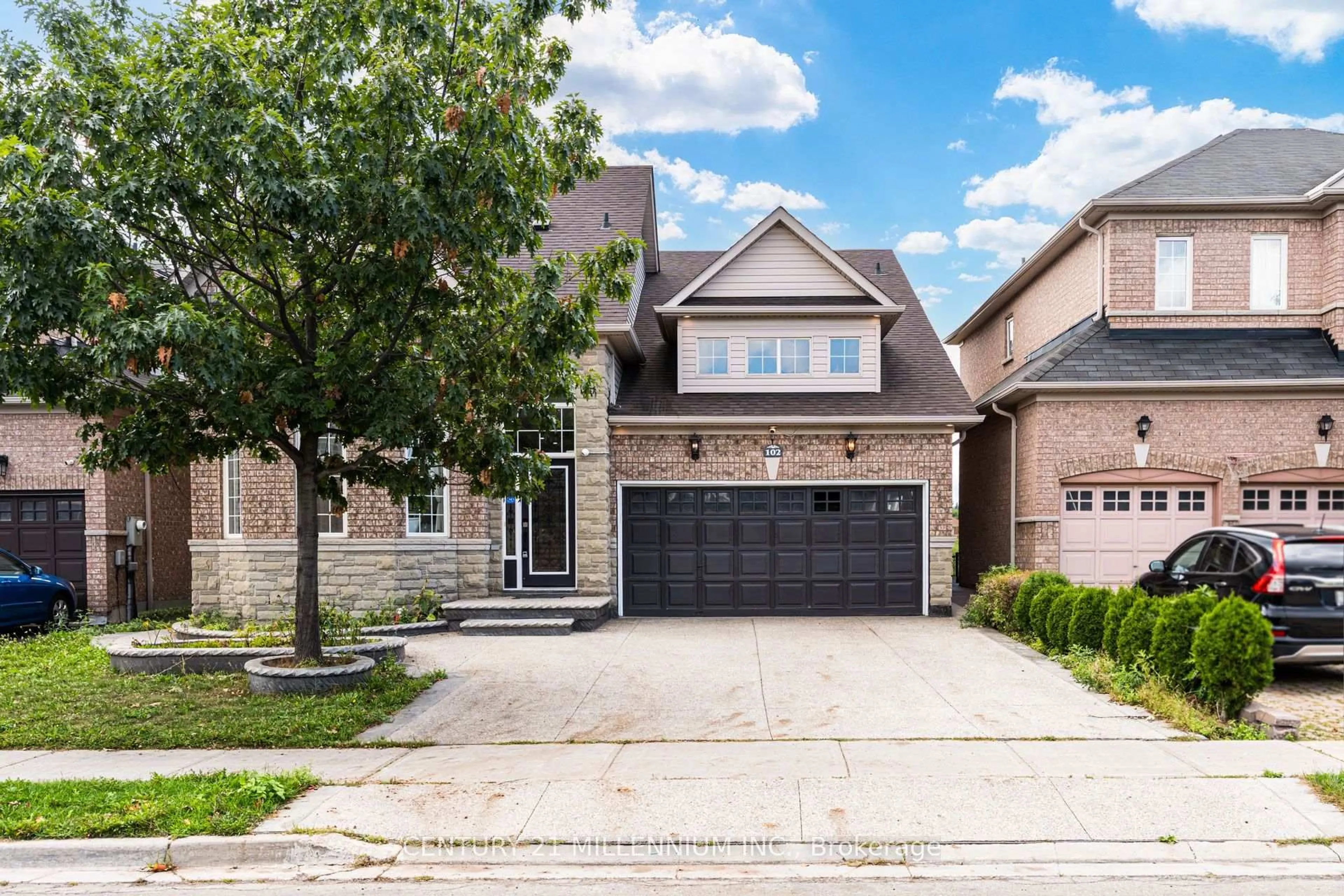 Home with brick exterior material, street for 102 Southlake Blvd, Brampton Ontario L6V 4P2