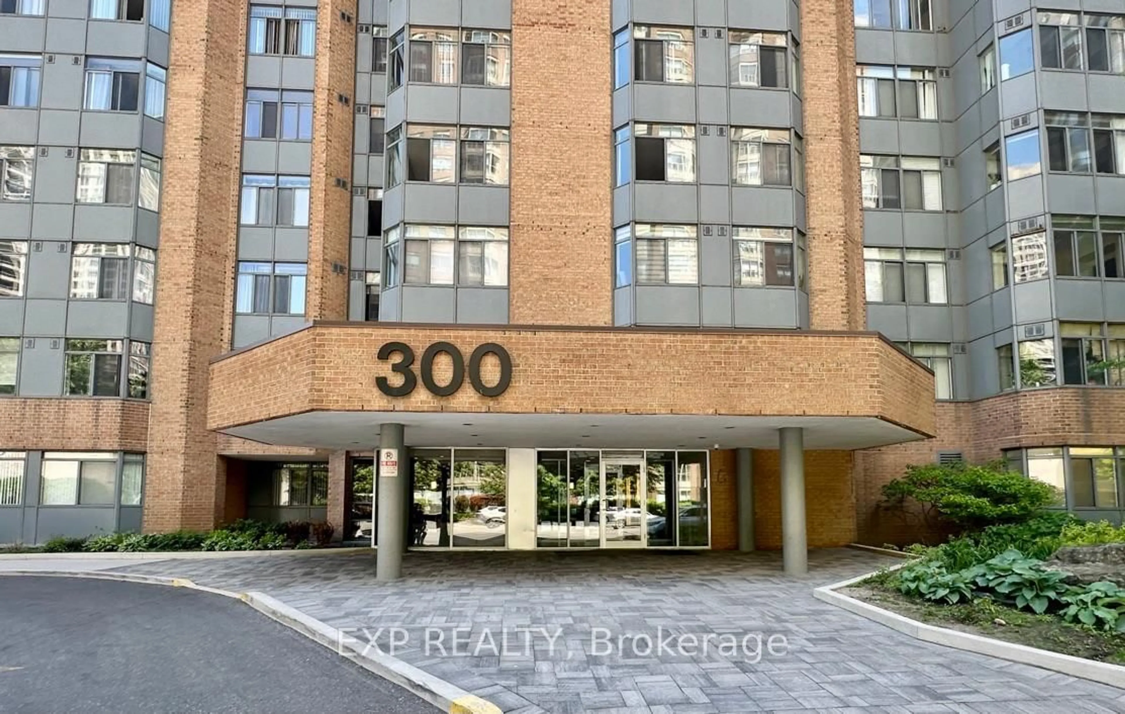 Unknown for 300 Webb Dr #303, Mississauga Ontario L5B 3W3