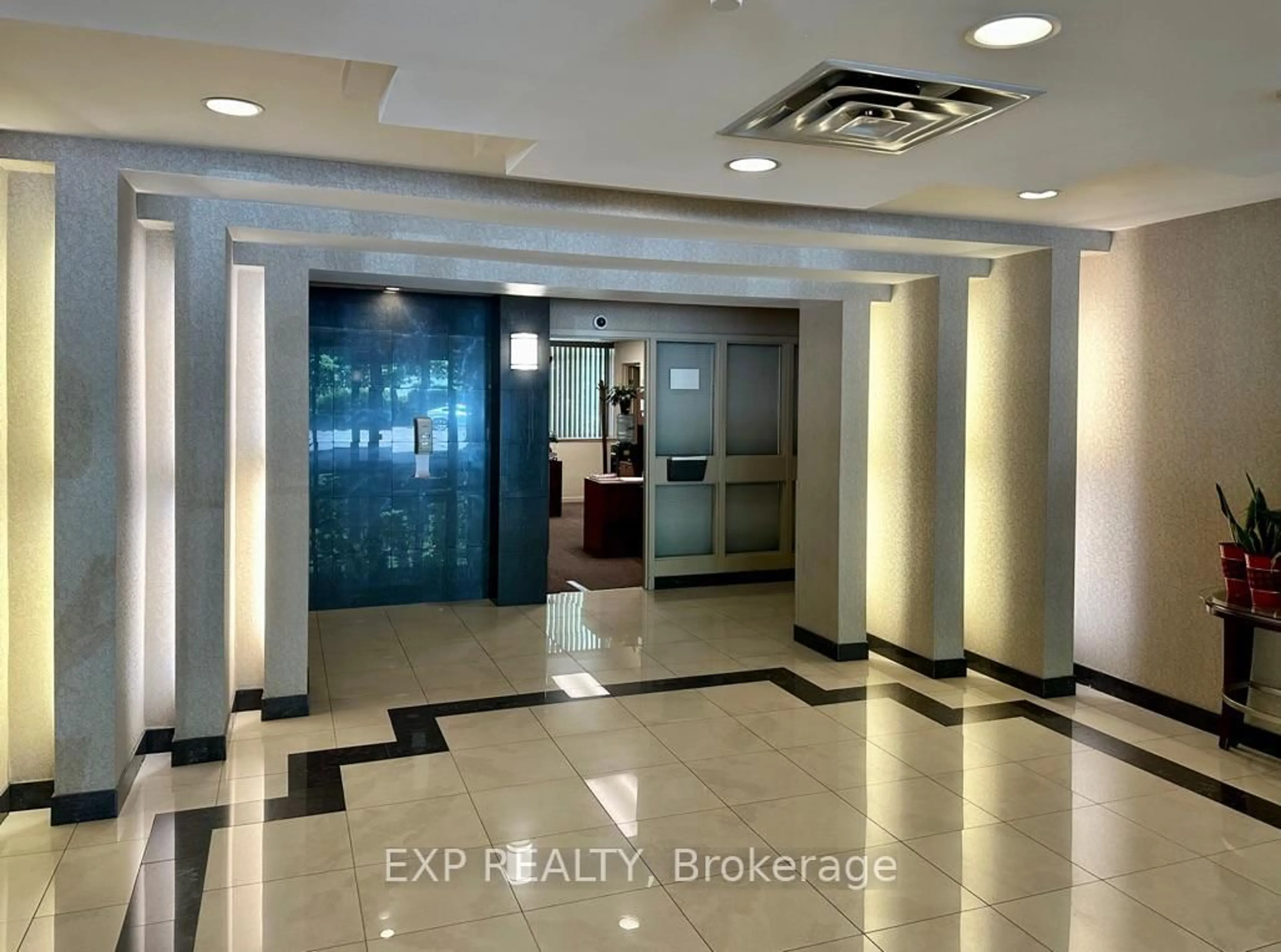 Lobby for 300 Webb Dr #303, Mississauga Ontario L5B 3W3