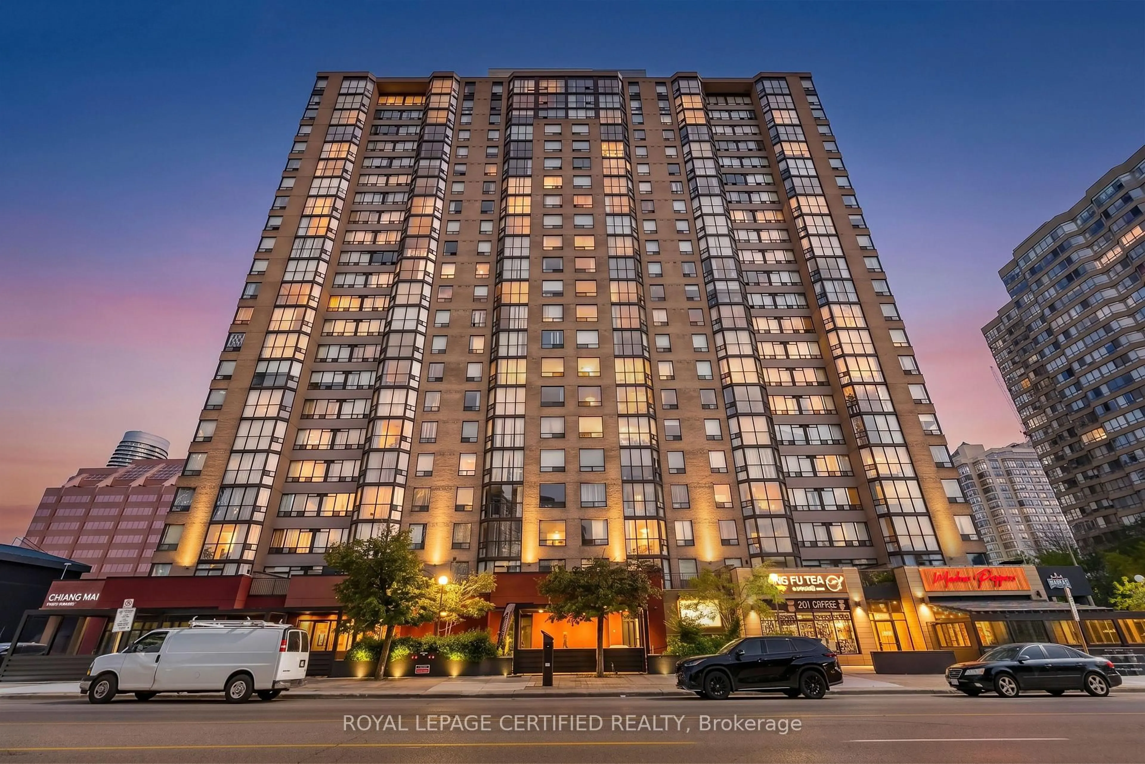 Patio, building for 285 Enfield Pl ##2109, Mississauga Ontario L5B 3Y6
