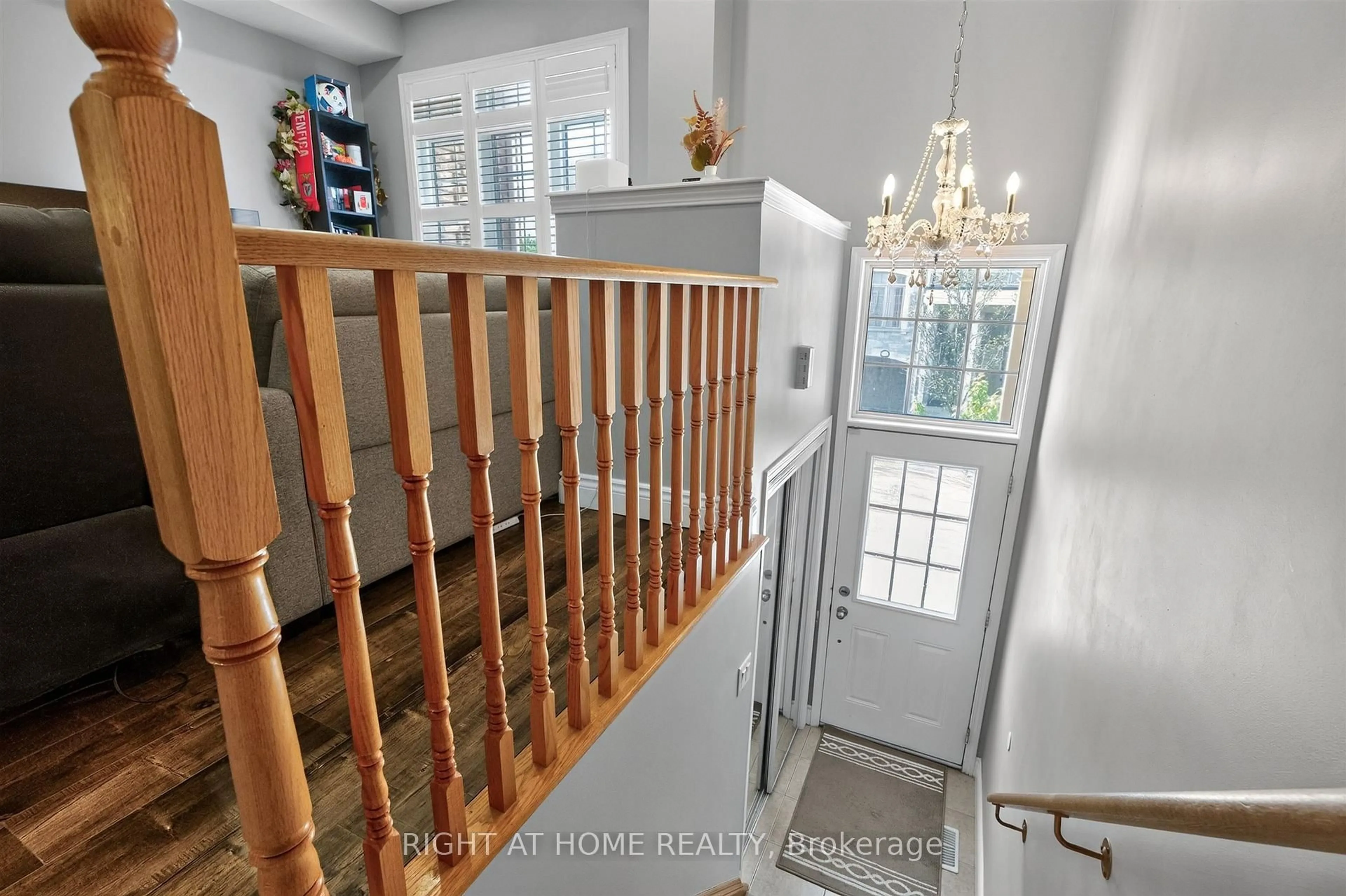 Unknown for 7201 Triumph Lane, Mississauga Ontario L5N 0C5