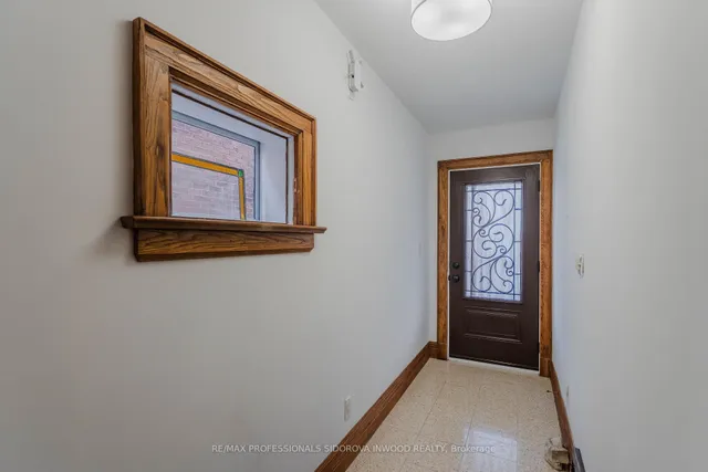 11 Winfield Ave, Toronto 4