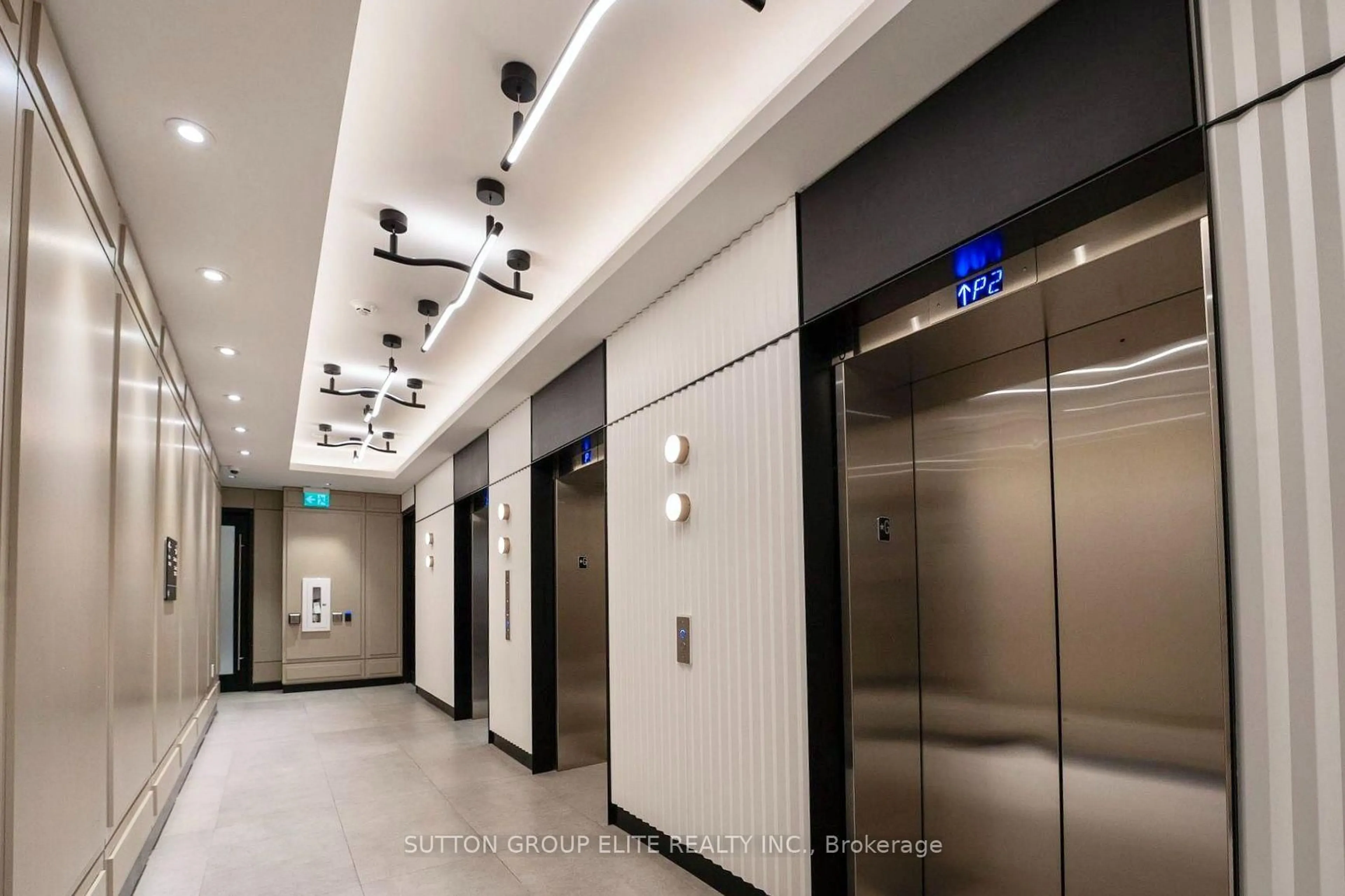 Indoor foyer for 3220 William Coltson Ave #710, Oakville Ontario L6H 7X9
