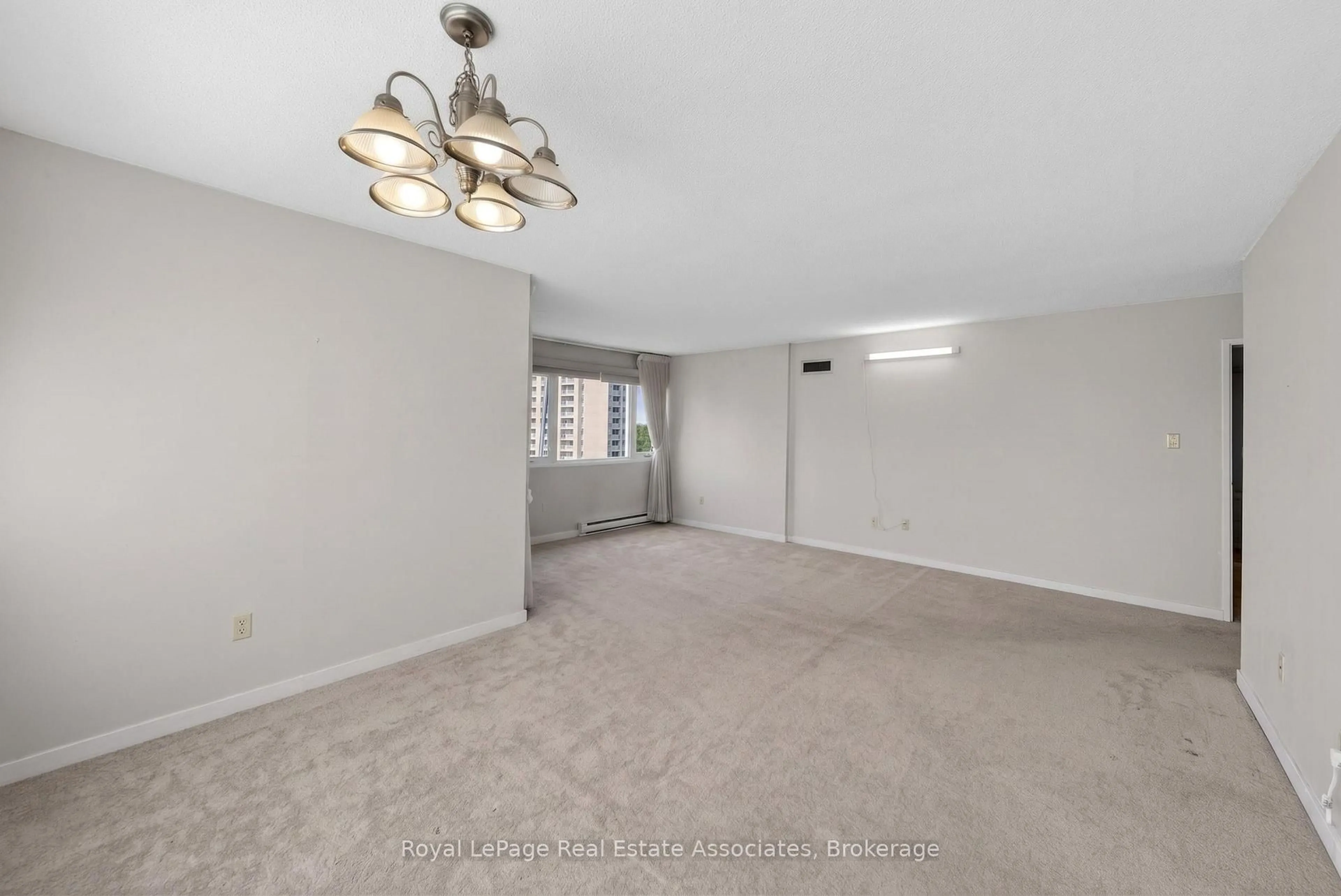 A pic of a room for 1580 Mississauga Valley Blvd #901, Mississauga Ontario L5A 3T8