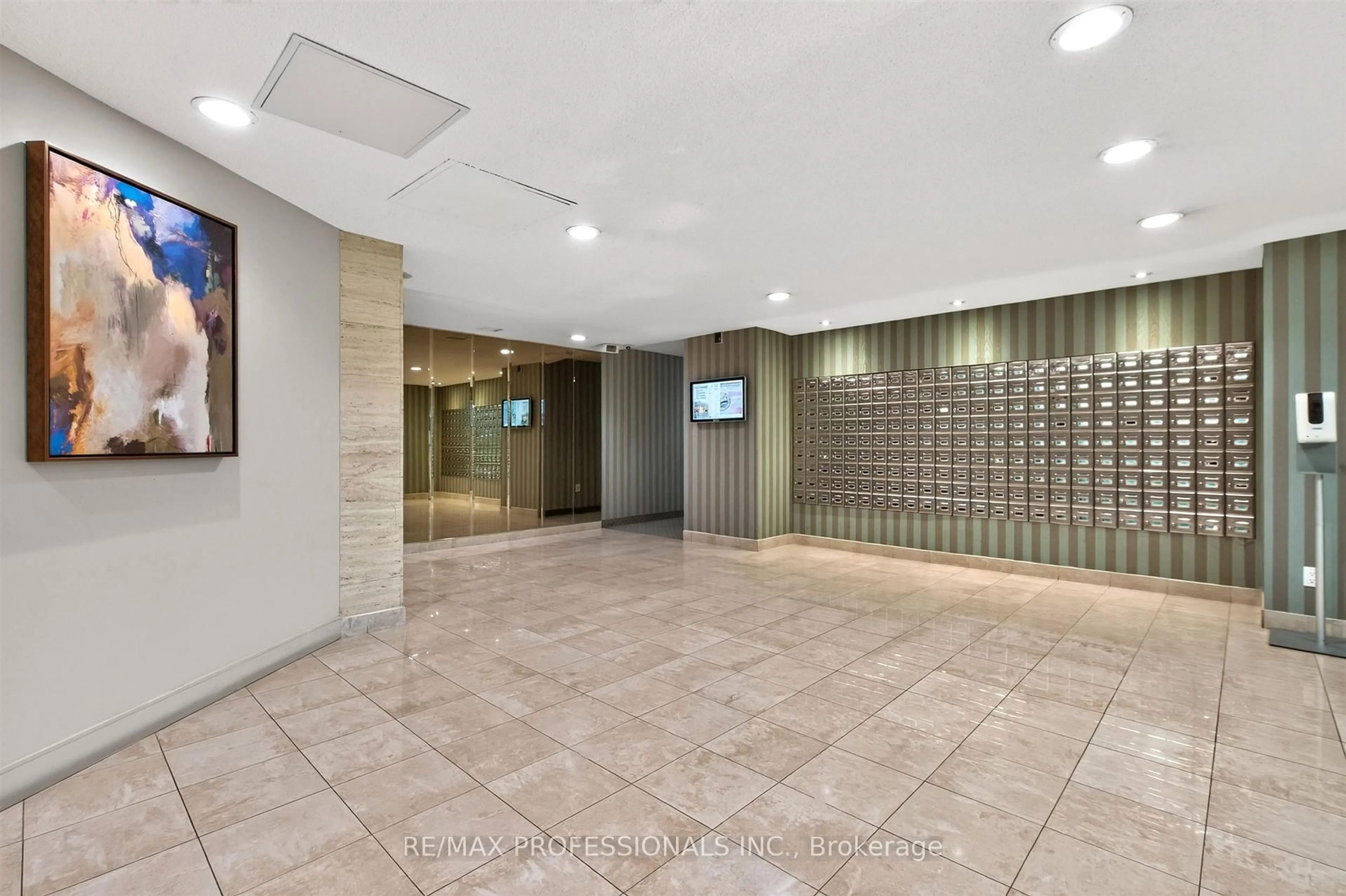 Indoor foyer for 299 Mill Rd #502, Toronto Ontario M9C 4V9