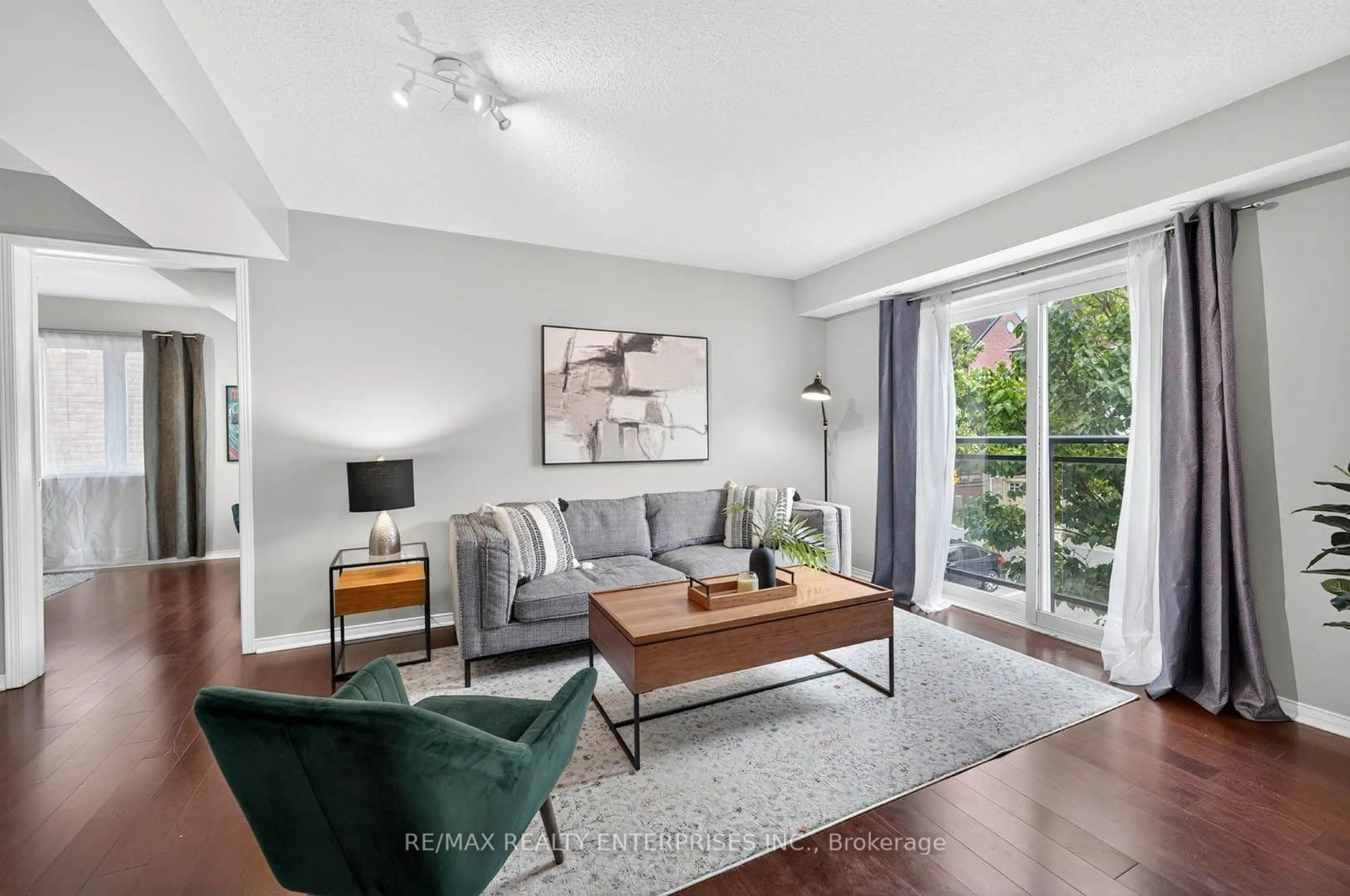 Living room with furniture, unknown for 4975 Southampton Dr #145, Mississauga Ontario L5M 8C8